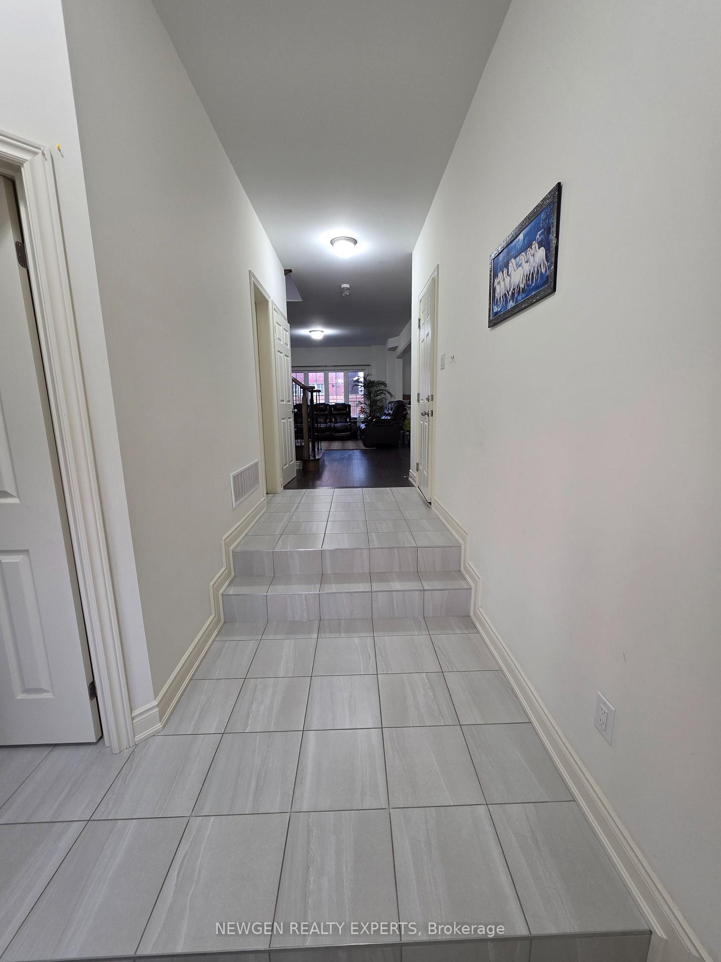 Photo 5 of 46 Creedon Crescent, Ajax, Northeast Ajax — HOMEH