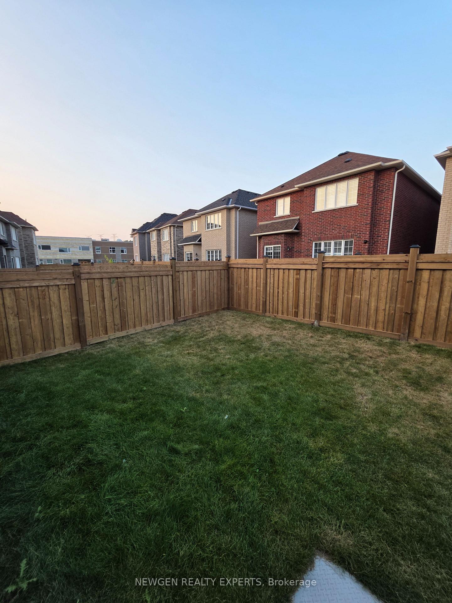 Photo 31 of 46 Creedon Crescent, Ajax, Northeast Ajax — HOMEH