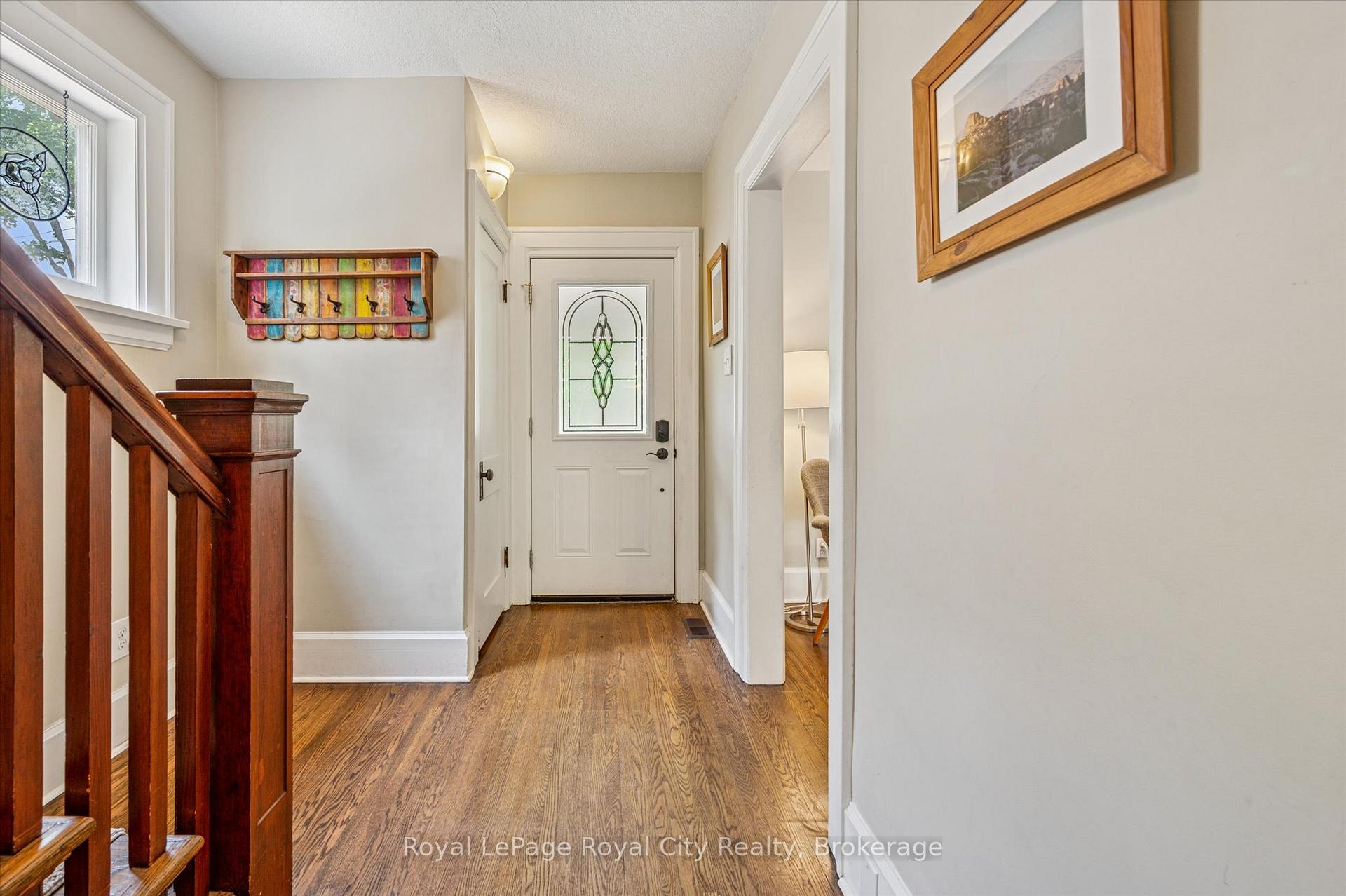 Photo 5 of 33 Mary Street, Guelph, Dovercliffe Park/Old University — HOMEH