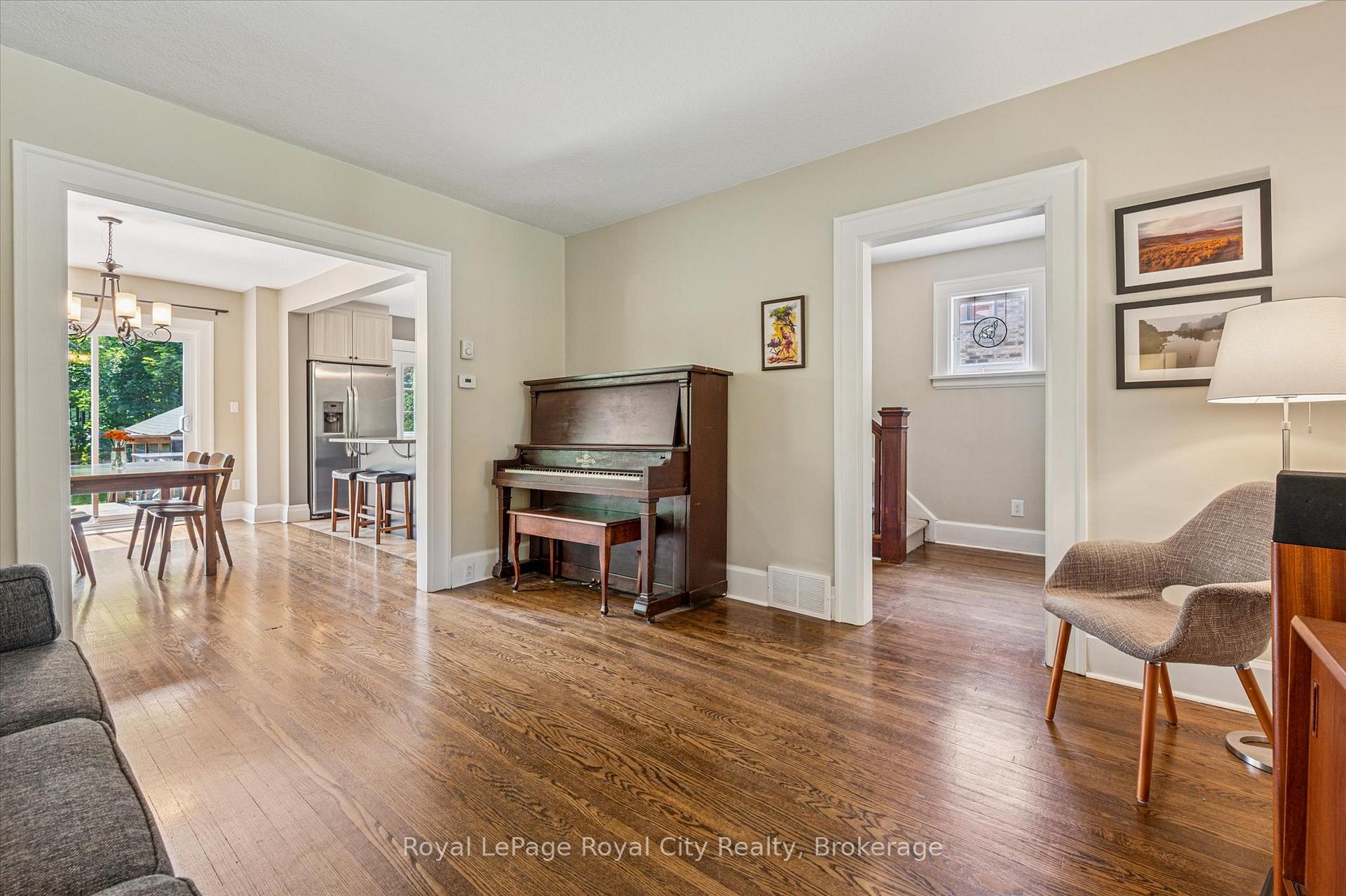 Photo 9 of 33 Mary Street, Guelph, Dovercliffe Park/Old University — HOMEH