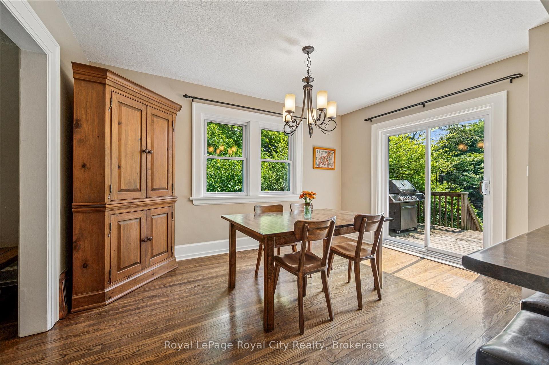 Photo 11 of 33 Mary Street, Guelph, Dovercliffe Park/Old University — HOMEH