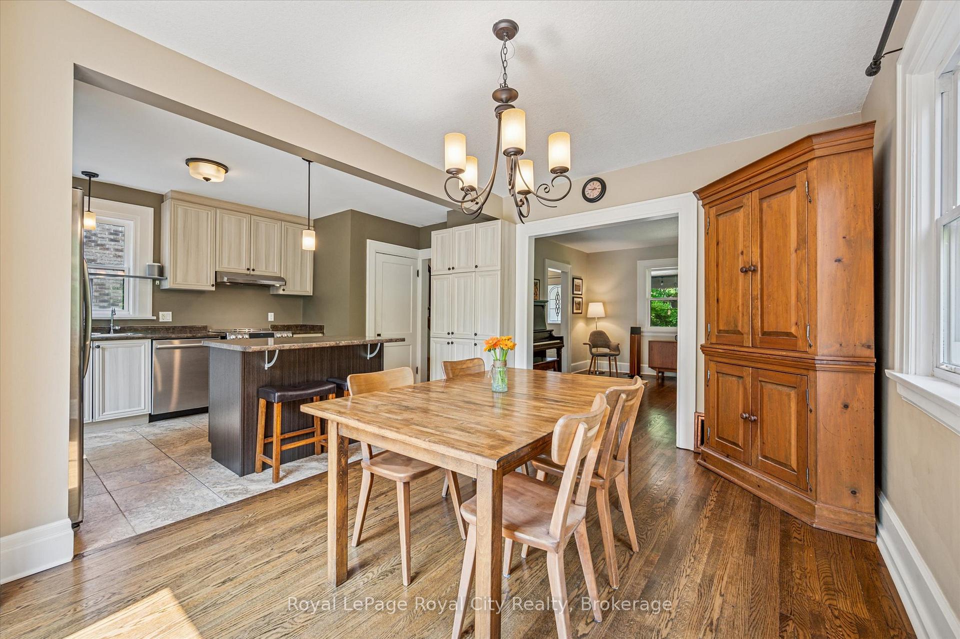 Photo 12 of 33 Mary Street, Guelph, Dovercliffe Park/Old University — HOMEH