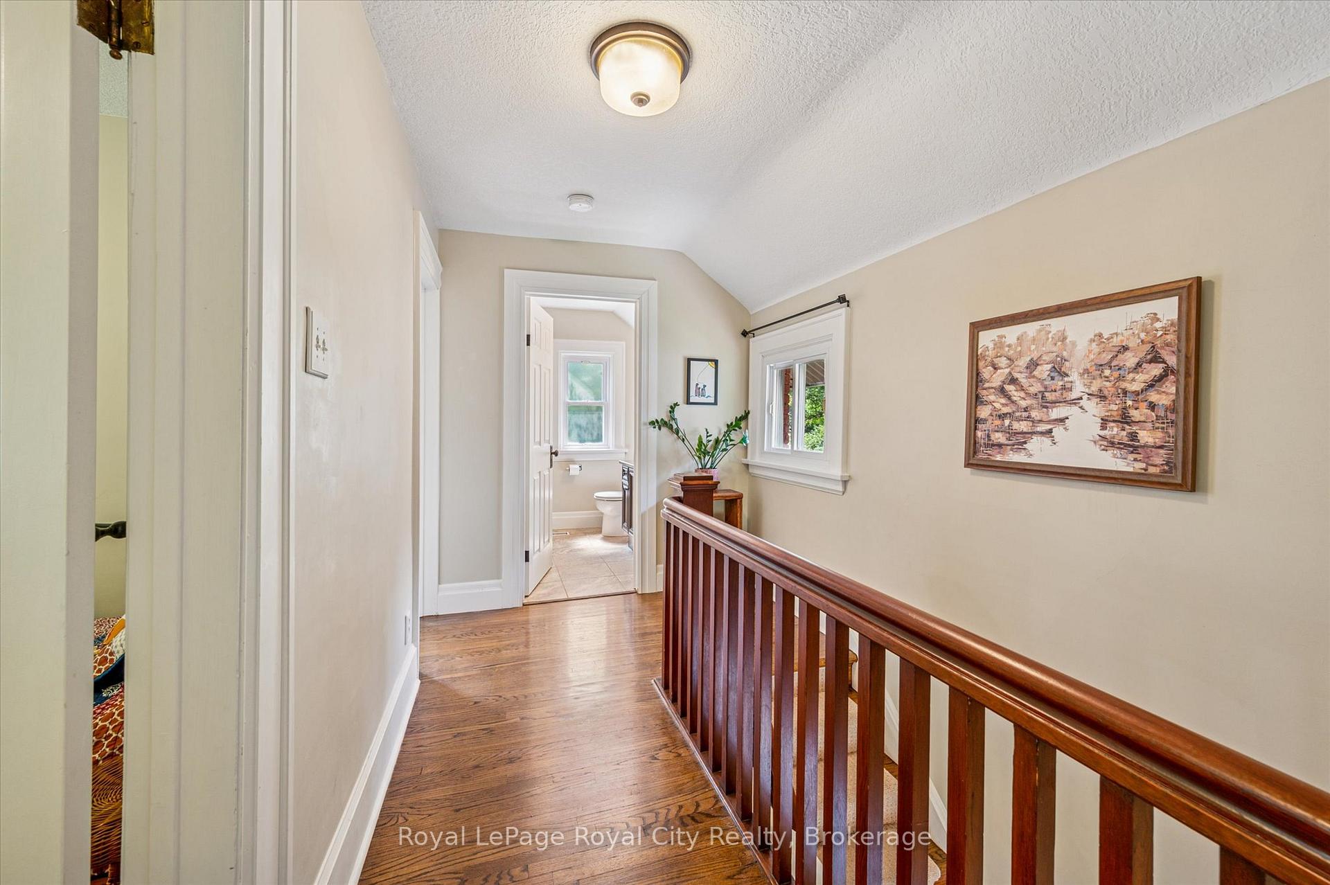Photo 17 of 33 Mary Street, Guelph, Dovercliffe Park/Old University — HOMEH