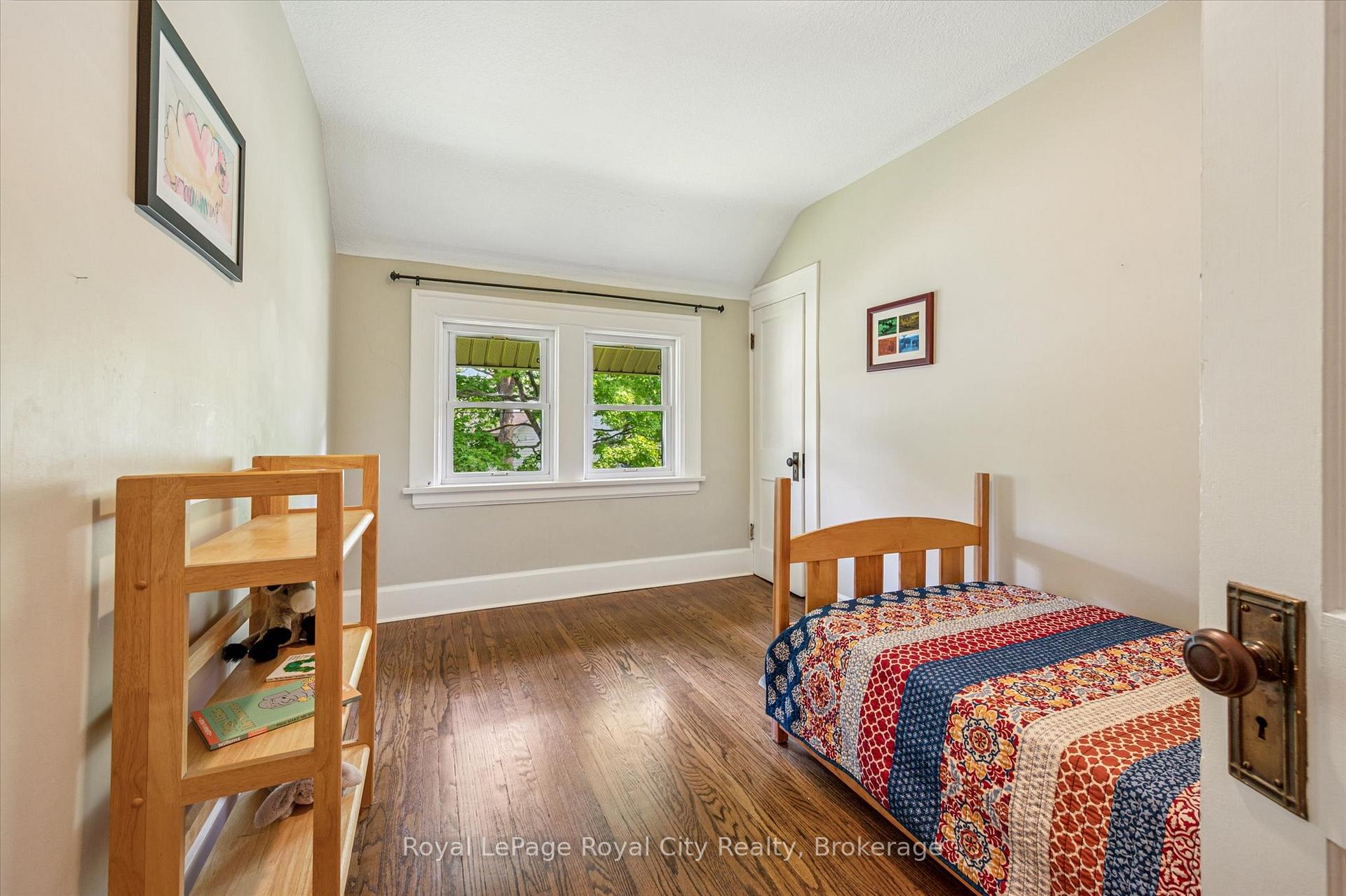 Photo 22 of 33 Mary Street, Guelph, Dovercliffe Park/Old University — HOMEH