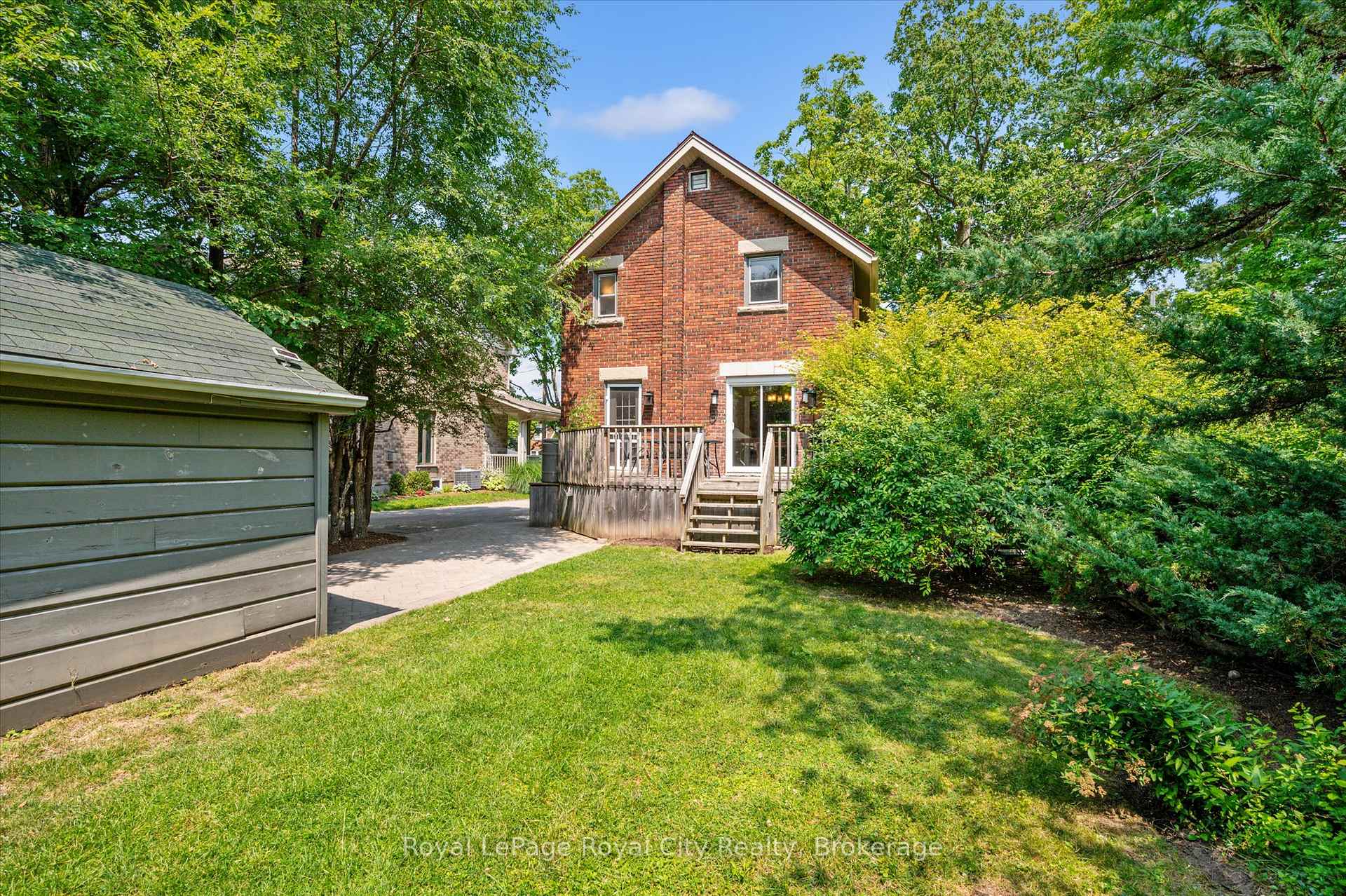 Photo 36 of 33 Mary Street, Guelph, Dovercliffe Park/Old University — HOMEH