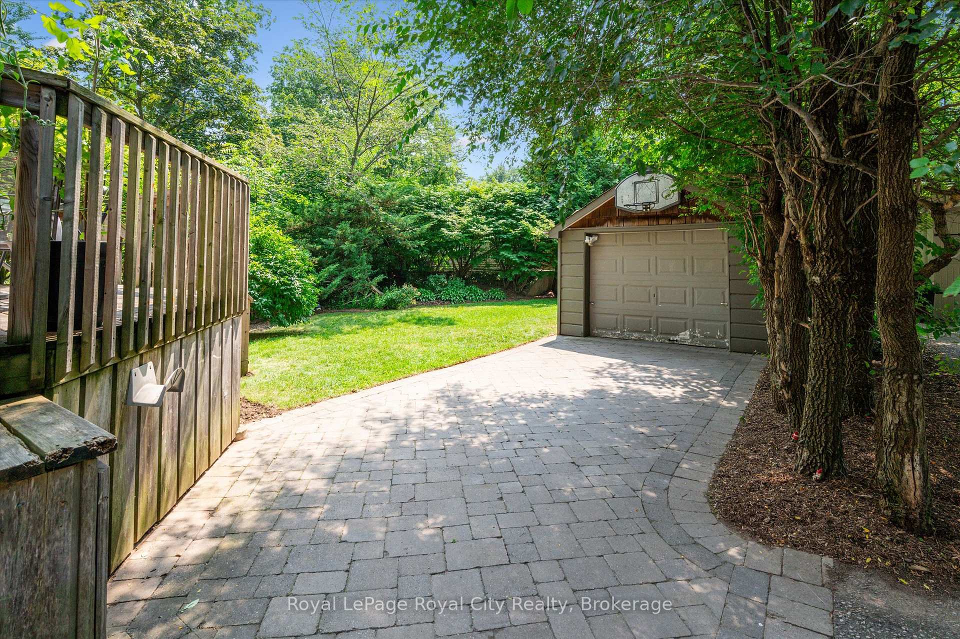 Photo 37 of 33 Mary Street, Guelph, Dovercliffe Park/Old University — HOMEH