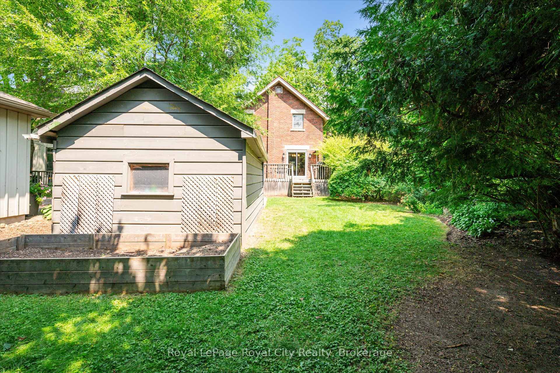 Photo 40 of 33 Mary Street, Guelph, Dovercliffe Park/Old University — HOMEH