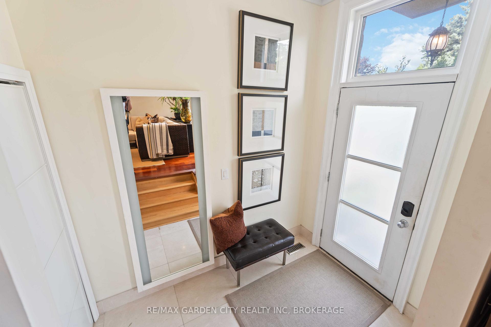 Photo 5 of 2 Stepney Street, St. Catharines, Port Weller — HOMEH