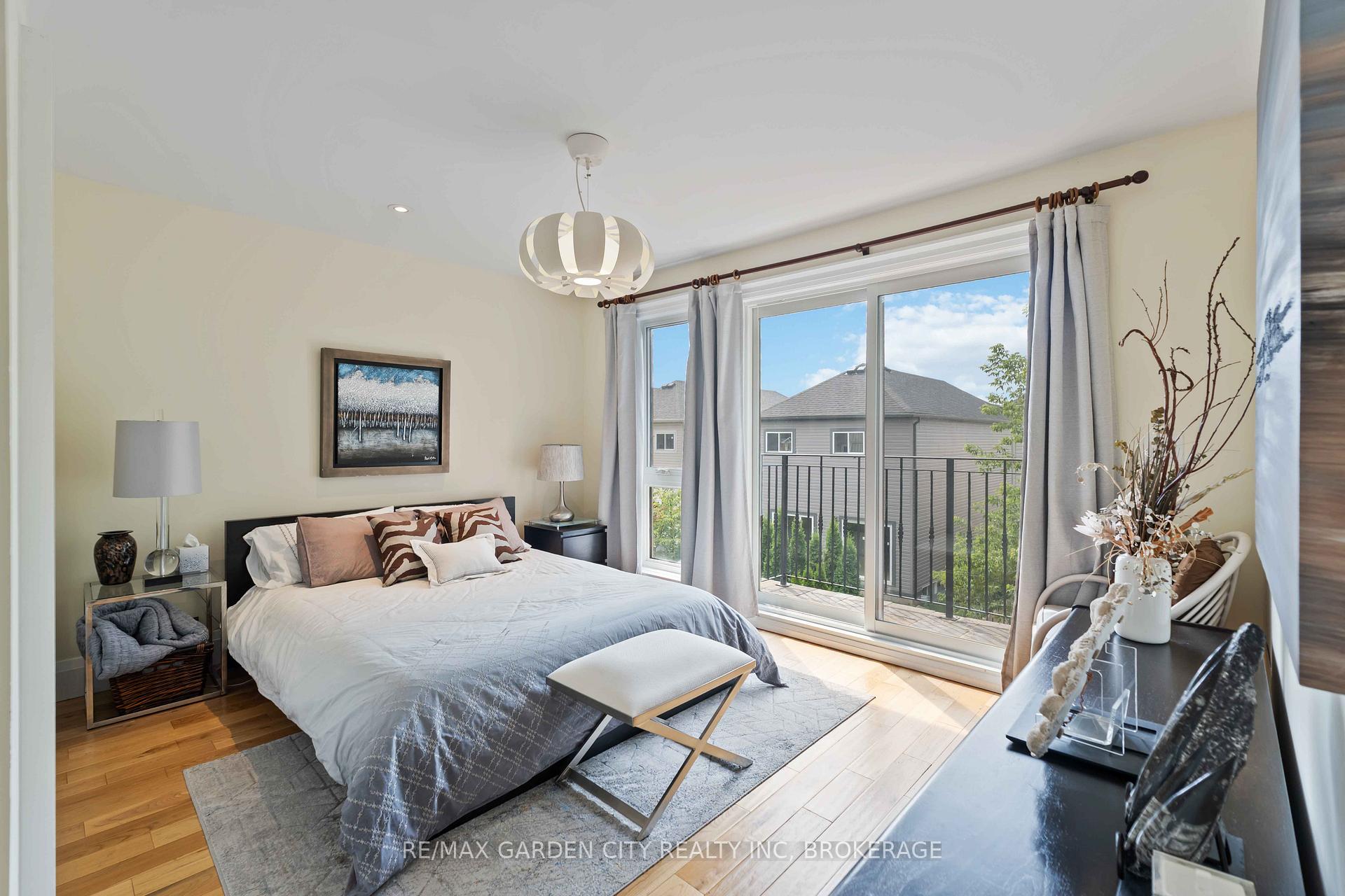 Photo 13 of 2 Stepney Street, St. Catharines, Port Weller — HOMEH