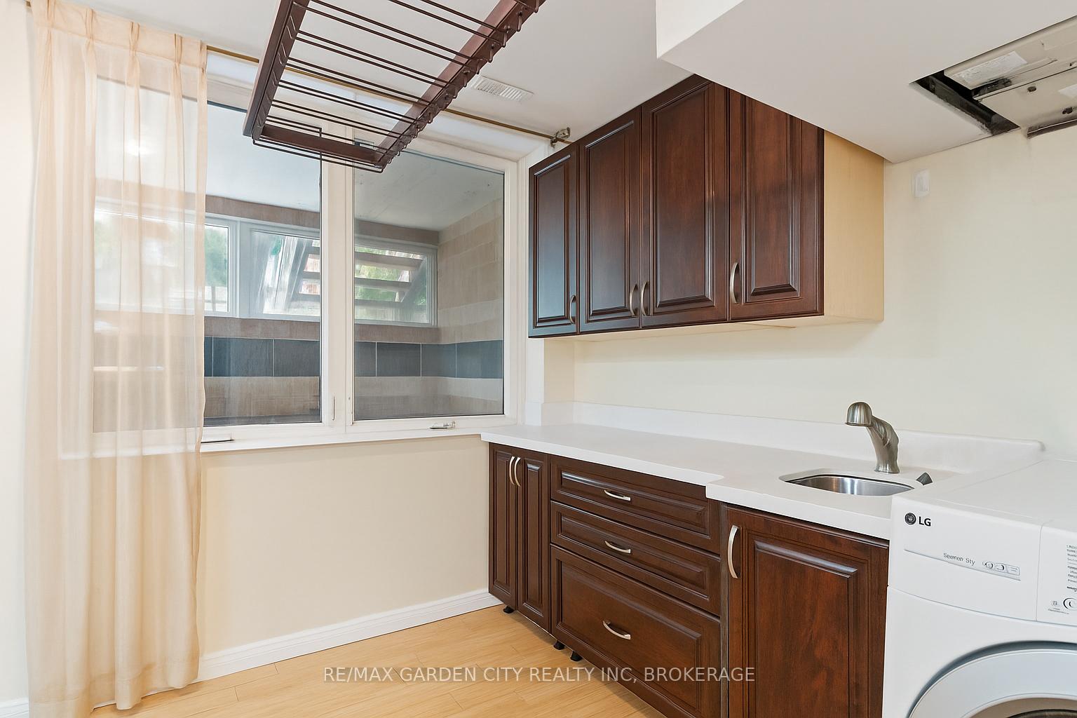 Photo 22 of 2 Stepney Street, St. Catharines, Port Weller — HOMEH