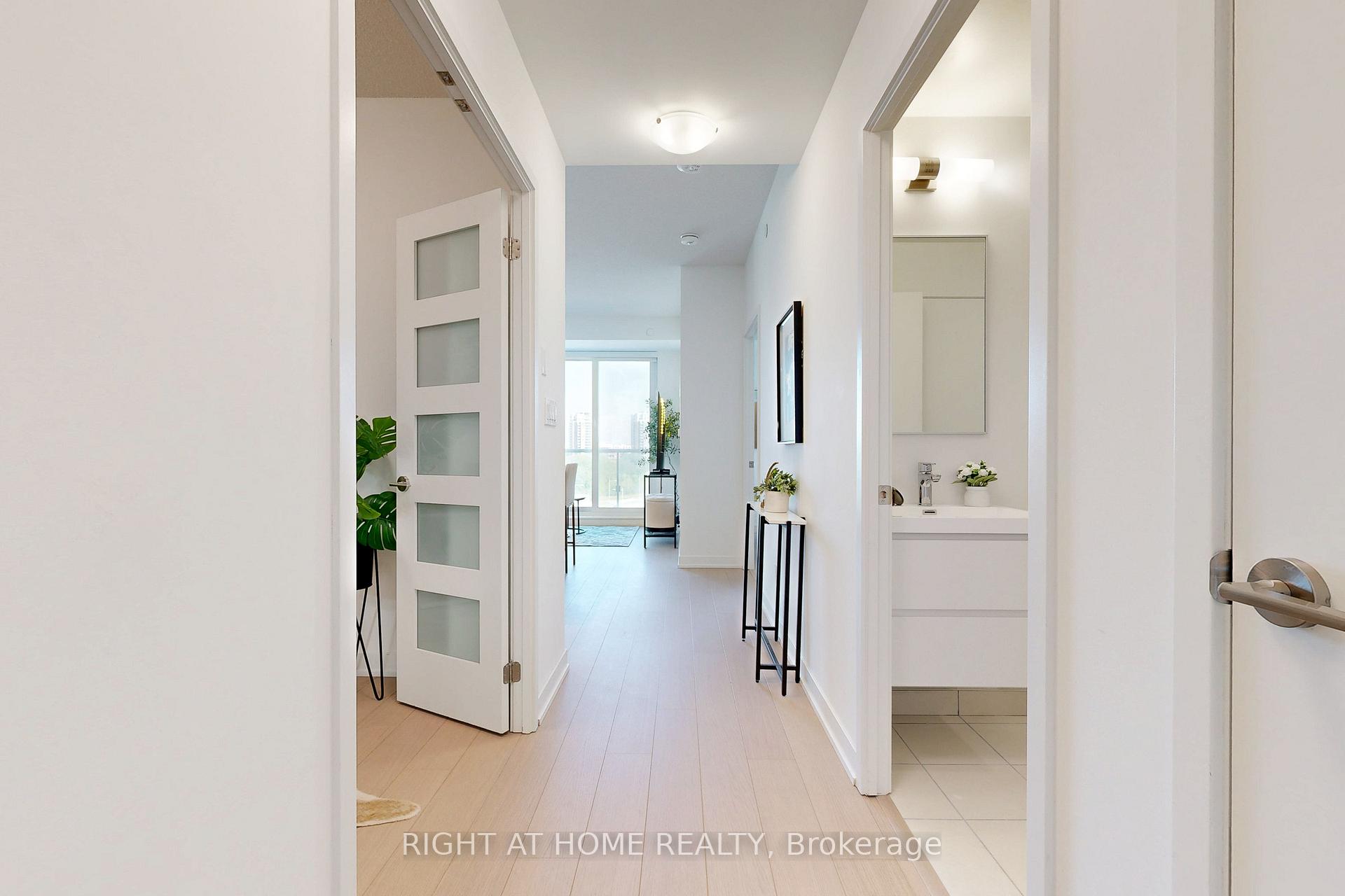 Photo 2 of Unit B807, 292 Verdale Crossing, Markham, Unionville — HOMEH