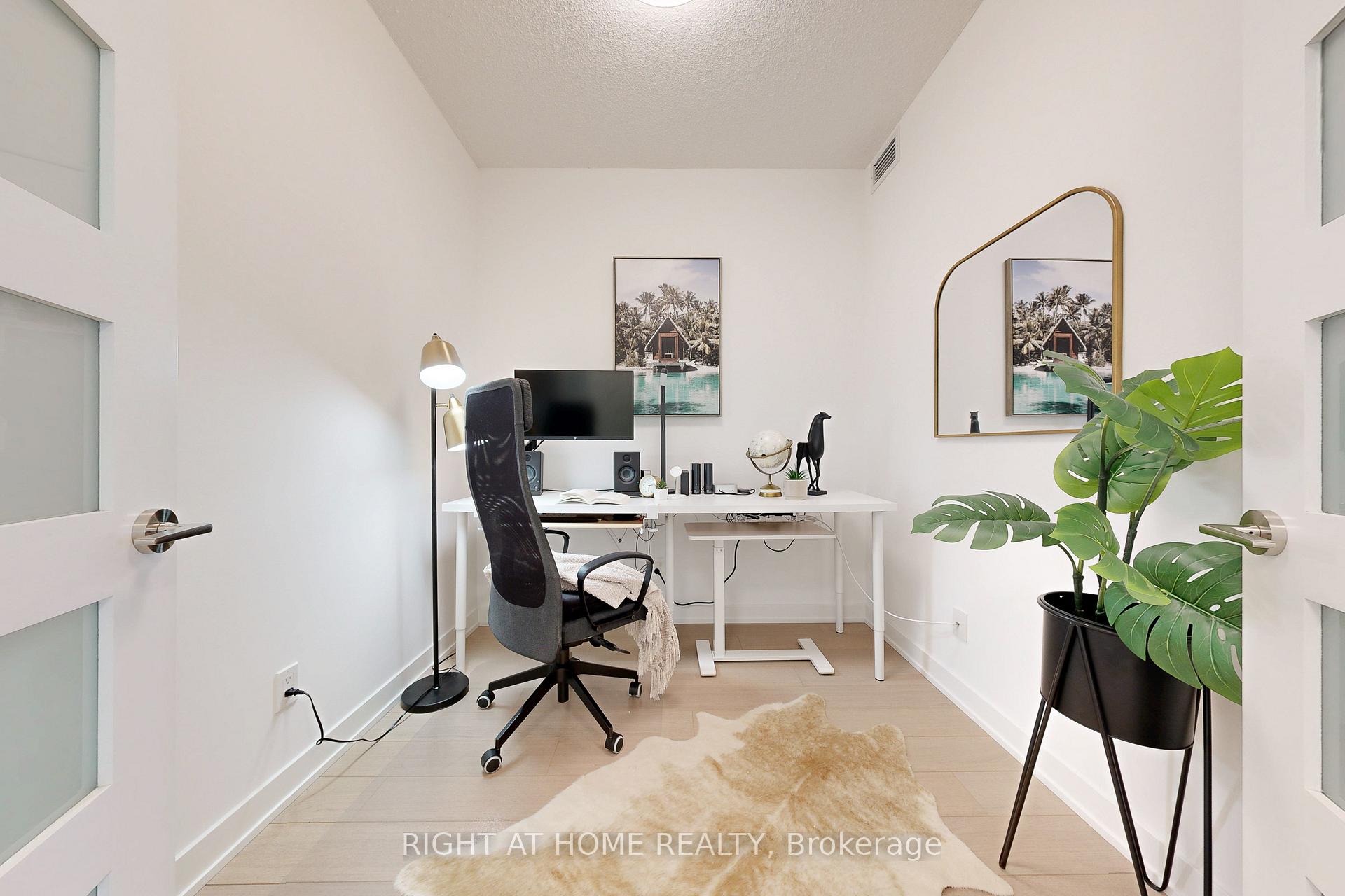 Photo 15 of Unit B807, 292 Verdale Crossing, Markham, Unionville — HOMEH