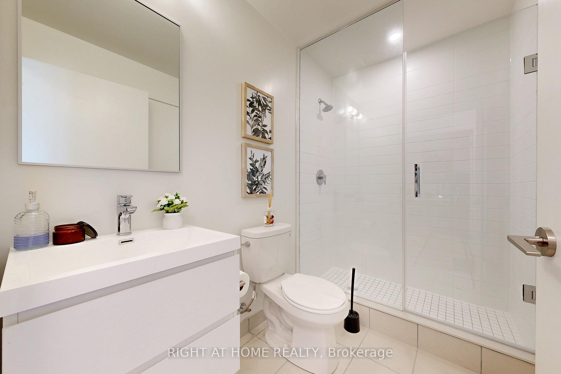 Photo 4 of Unit B807, 292 Verdale Crossing, Markham, Unionville — HOMEH