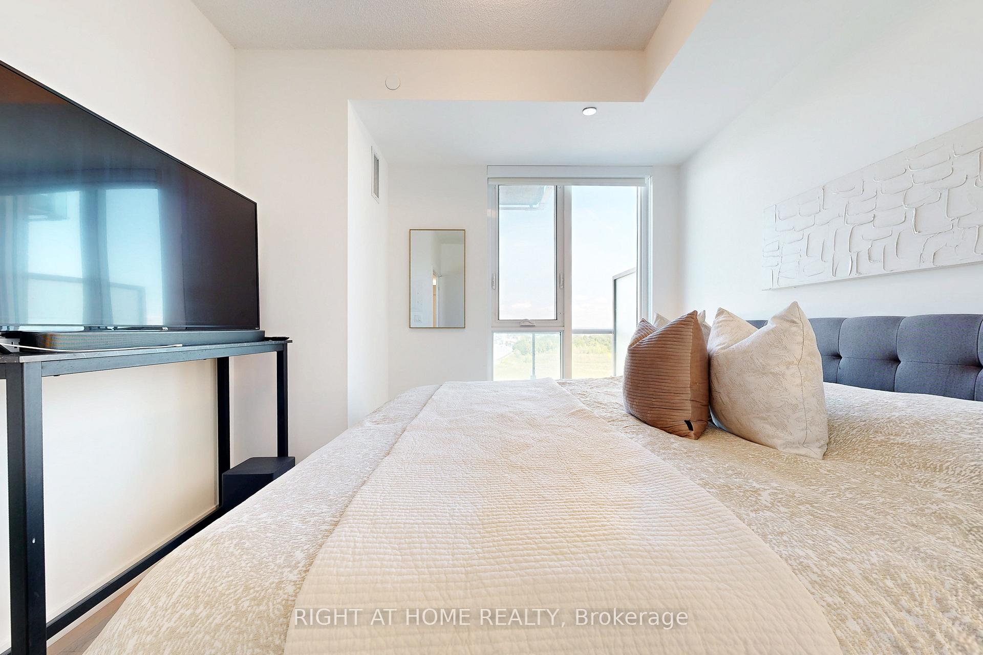 Photo 5 of Unit B807, 292 Verdale Crossing, Markham, Unionville — HOMEH