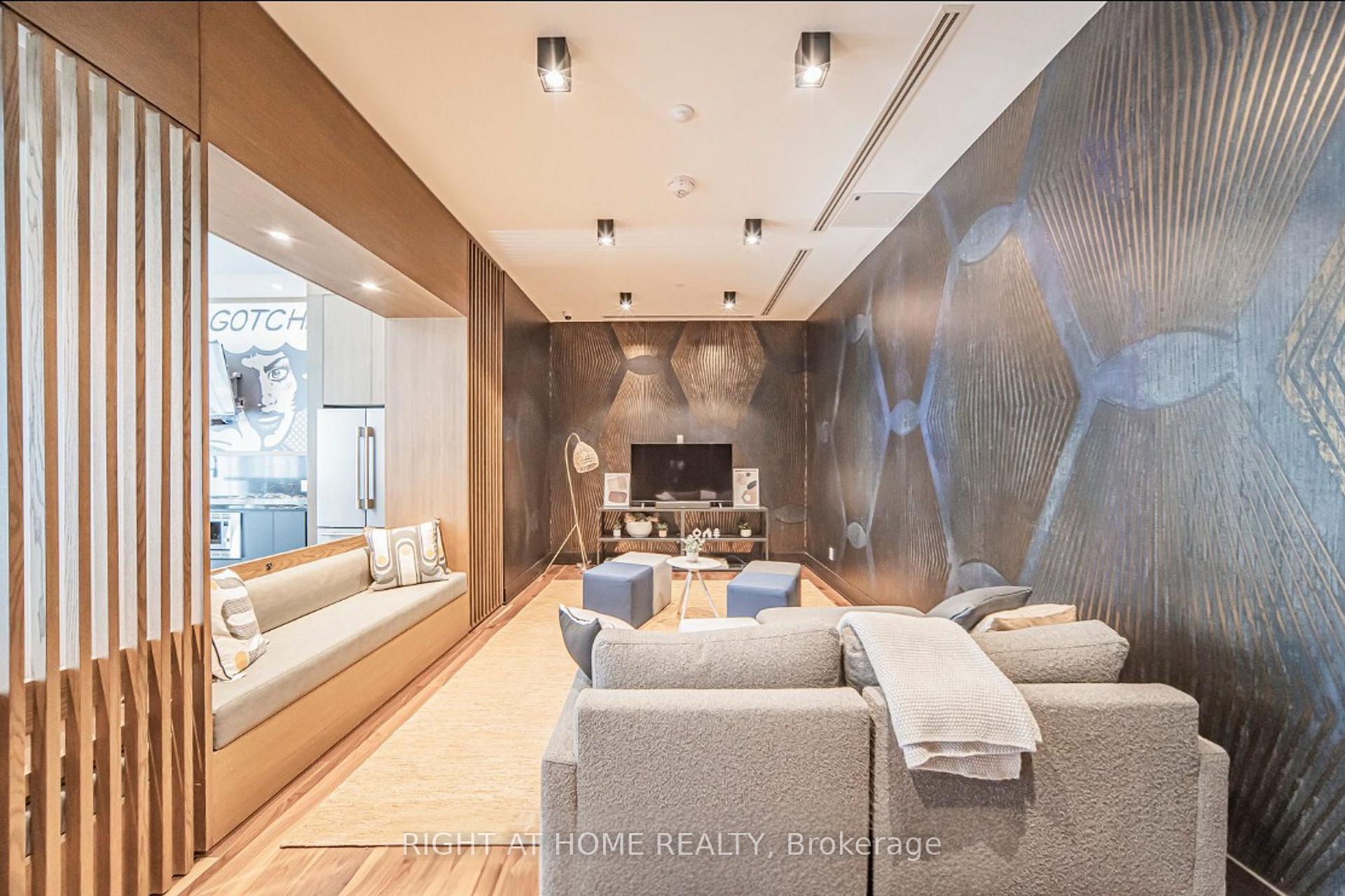 Photo 27 of Unit B807, 292 Verdale Crossing, Markham, Unionville — HOMEH