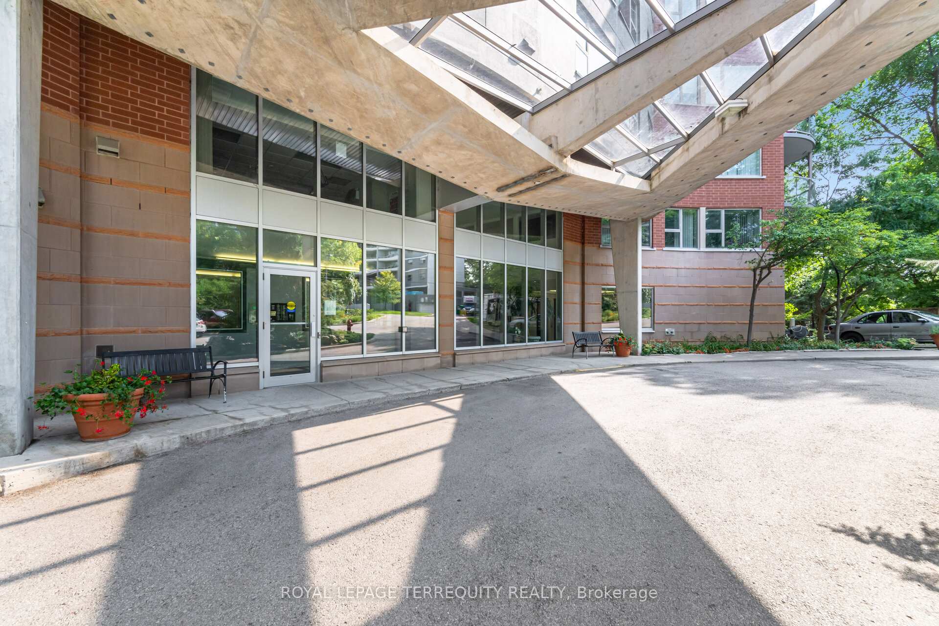 Photo 33 of Unit 204, 77 Governors Road, Hamilton, Dundas — HOMEH