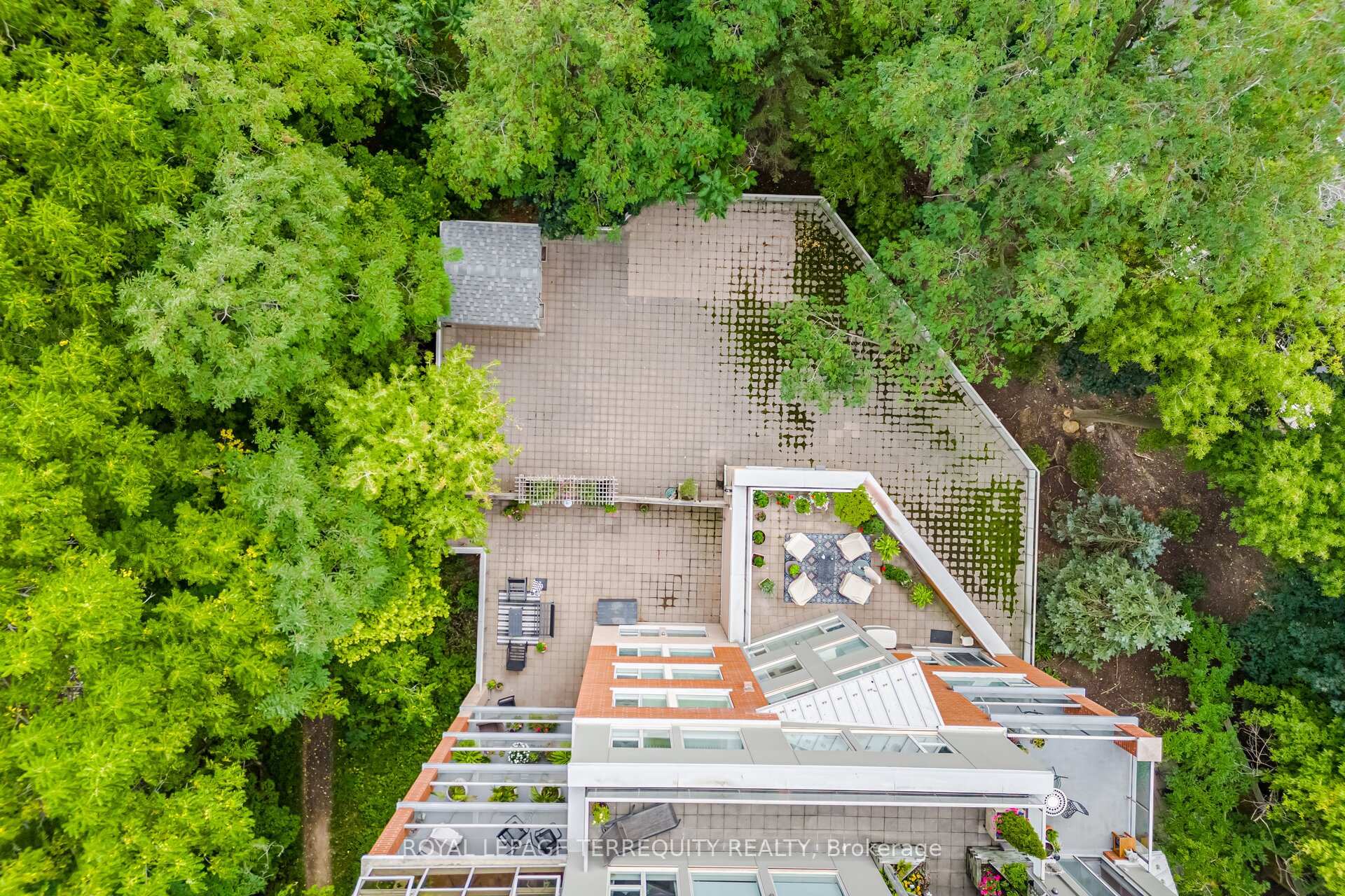Photo 45 of Unit 204, 77 Governors Road, Hamilton, Dundas — HOMEH
