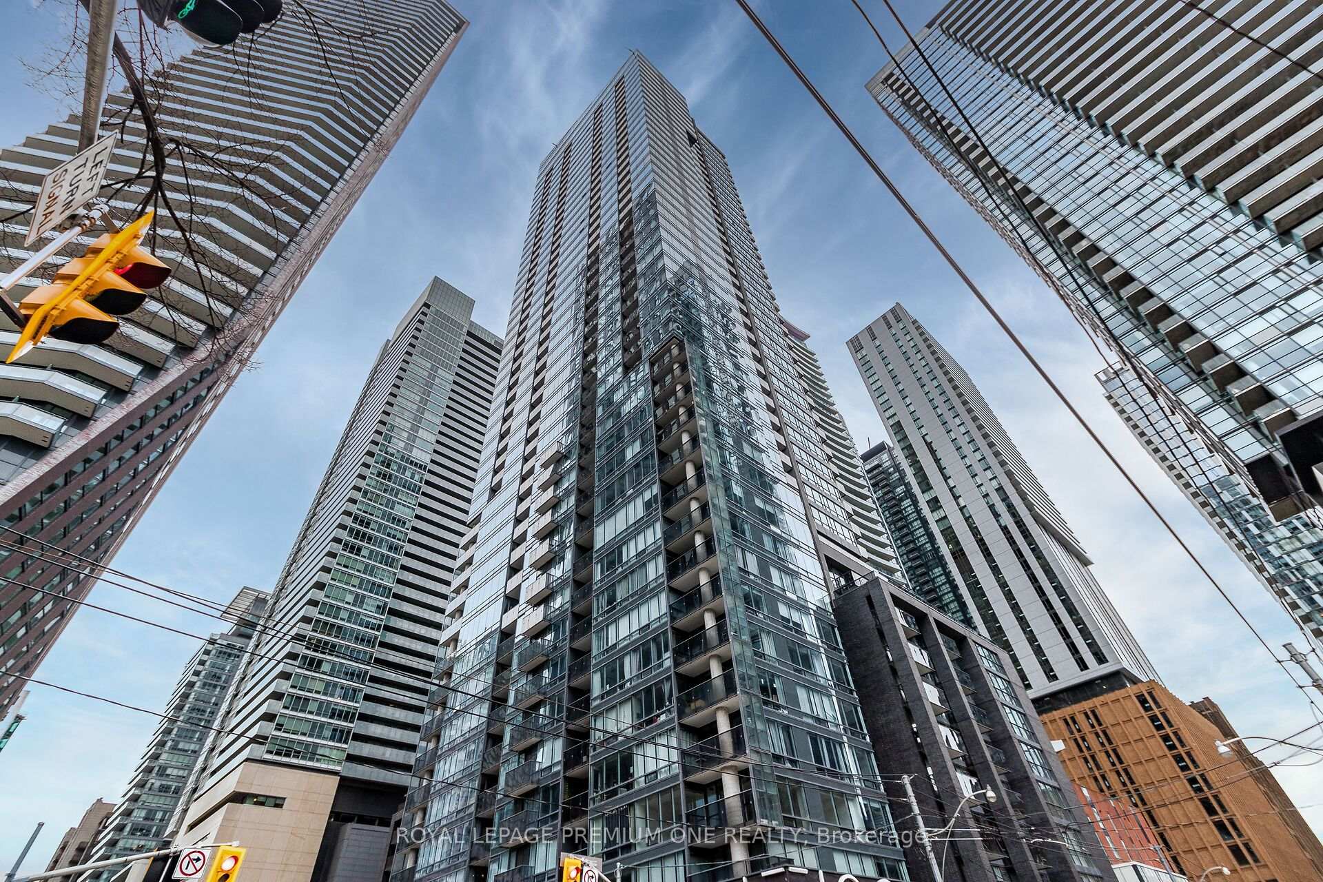 Front of Unit 606, 295 Adelaide Street