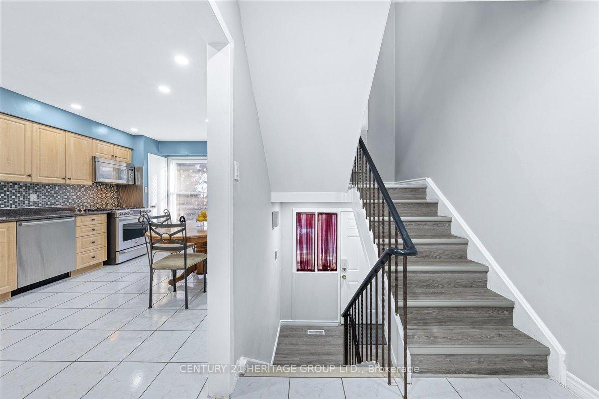 Photo 5 of Unit 45, 318 Simonston Boulevard, Markham, German Mills — HOMEH
