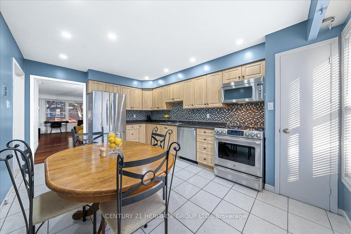 Photo 6 of Unit 45, 318 Simonston Boulevard, Markham, German Mills — HOMEH