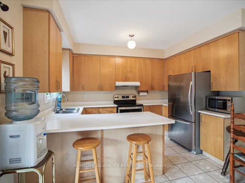 Photo 4 of Unit Main, 3 Tom Edwards Drive, Whitby, Rolling Acres — HOMEH