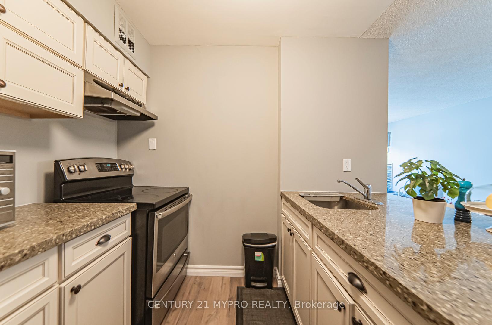 Photo 6 of Unit 810, 120 St. Patrick Street, Toronto, Kensington-Chinatown — HOMEH