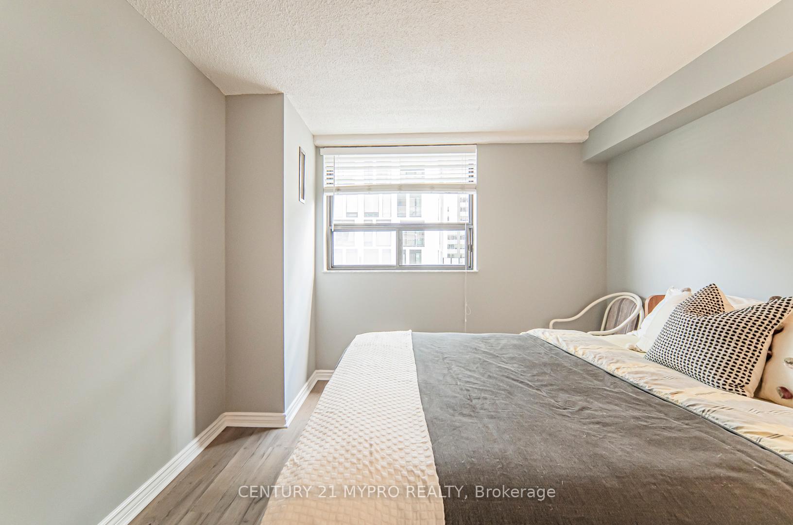 Photo 11 of Unit 810, 120 St. Patrick Street, Toronto, Kensington-Chinatown — HOMEH