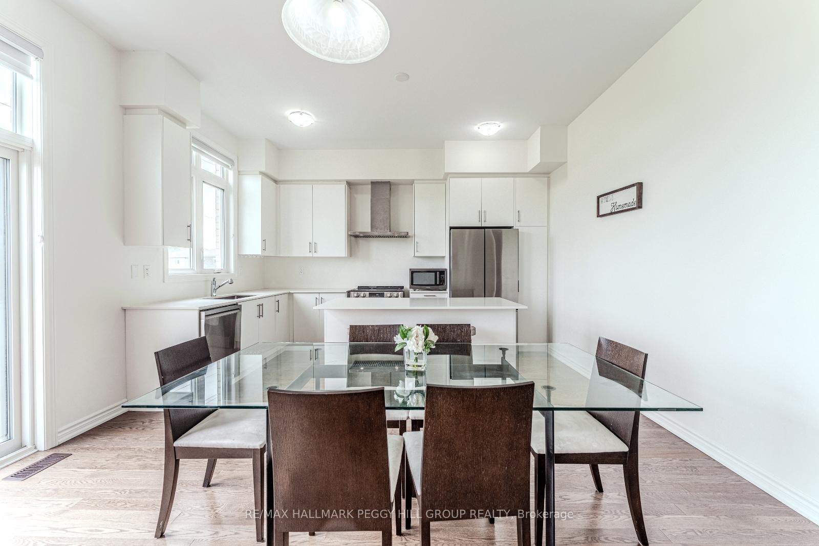 Photo 3 of 258 Madelaine Drive, Barrie, Rural Barrie Southeast — HOMEH