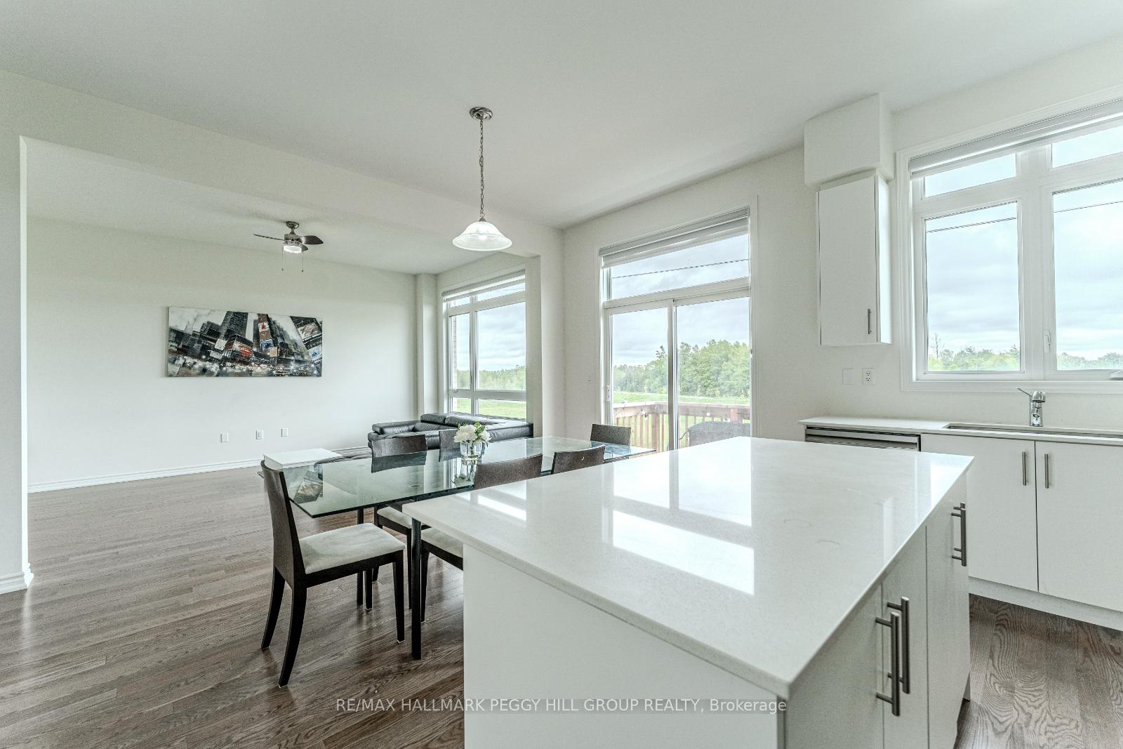 Photo 5 of 258 Madelaine Drive, Barrie, Rural Barrie Southeast — HOMEH