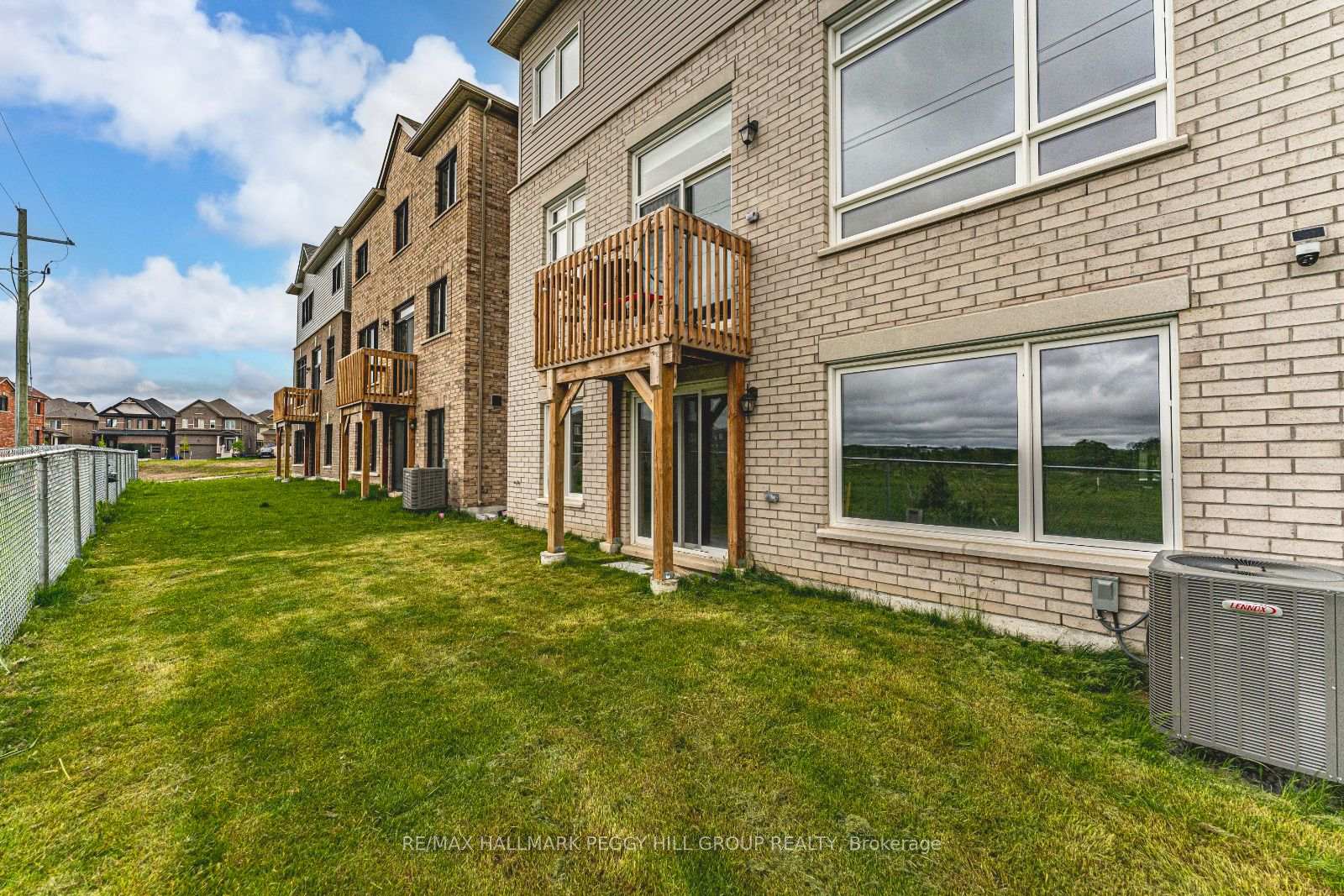 Photo 23 of 258 Madelaine Drive, Barrie, Rural Barrie Southeast — HOMEH
