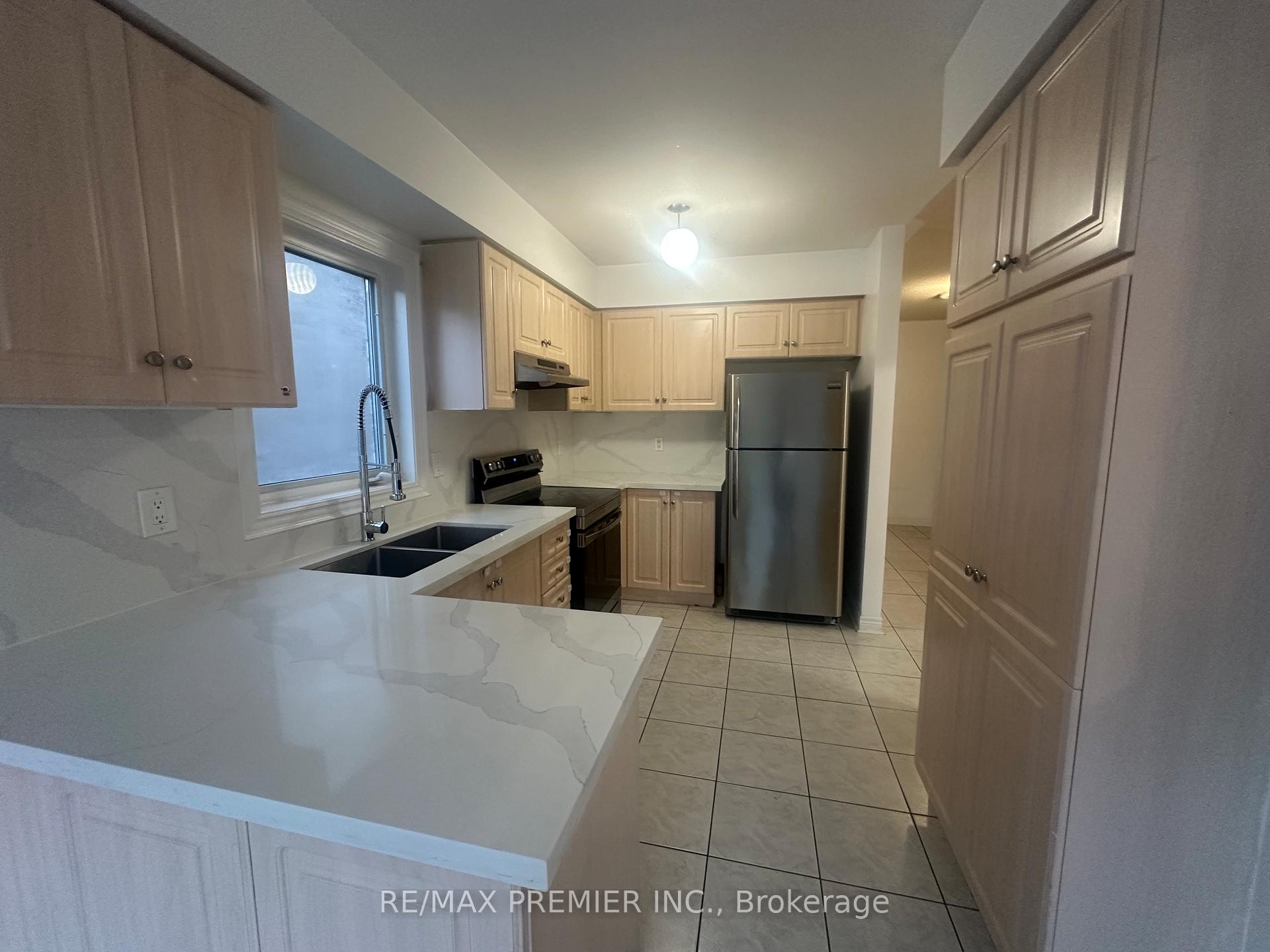 Photo 19 of 124 Casabel Drive, Vaughan, Maple — HOMEH