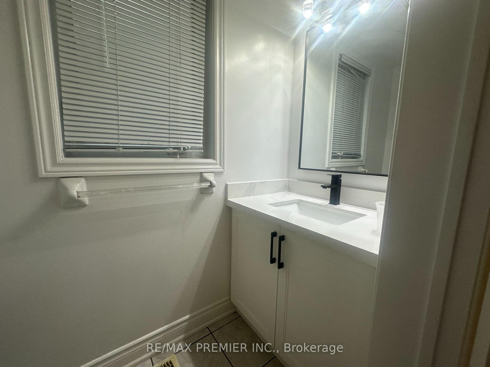 Photo 22 of 124 Casabel Drive, Vaughan, Maple — HOMEH