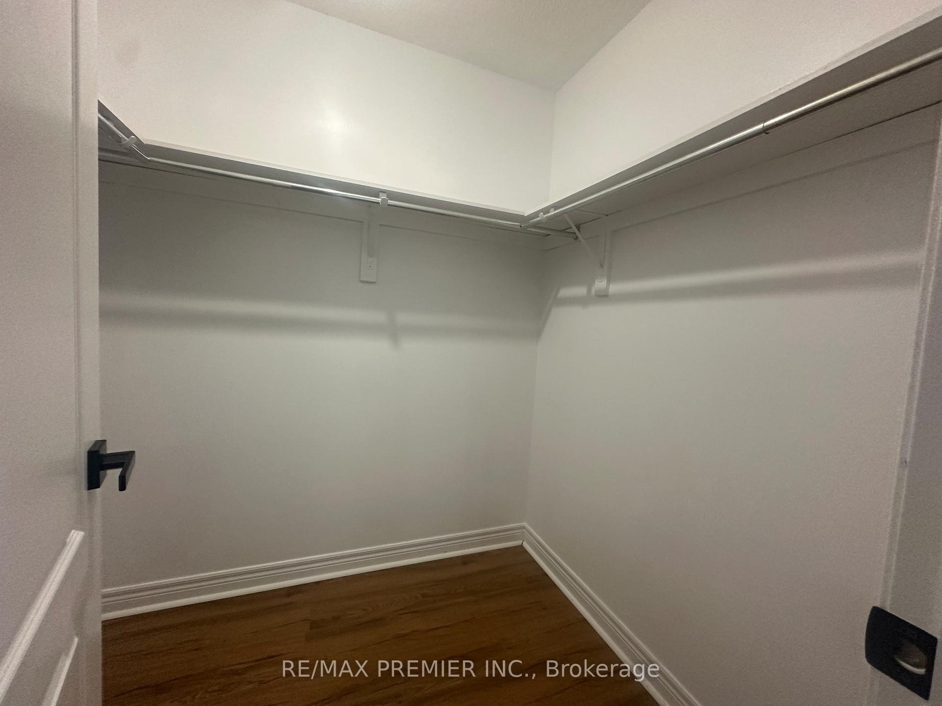 Photo 16 of 124 Casabel Drive, Vaughan, Maple — HOMEH