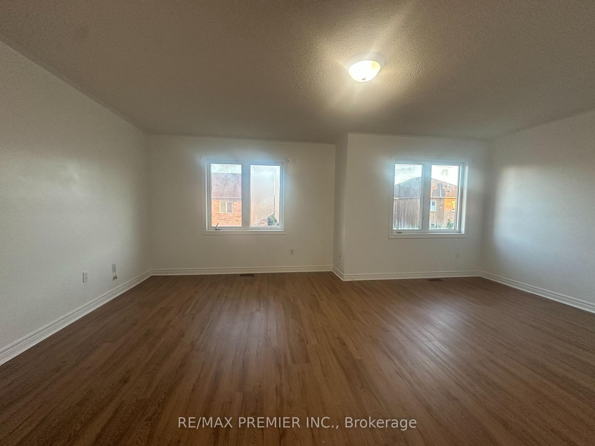 Photo 21 of 124 Casabel Drive, Vaughan, Maple — HOMEH