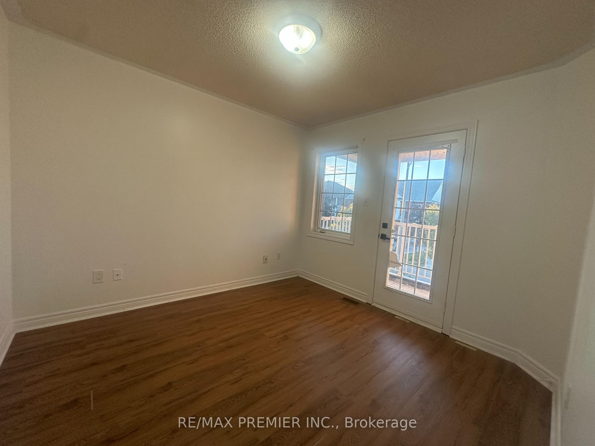 Photo 13 of 124 Casabel Drive, Vaughan, Maple — HOMEH