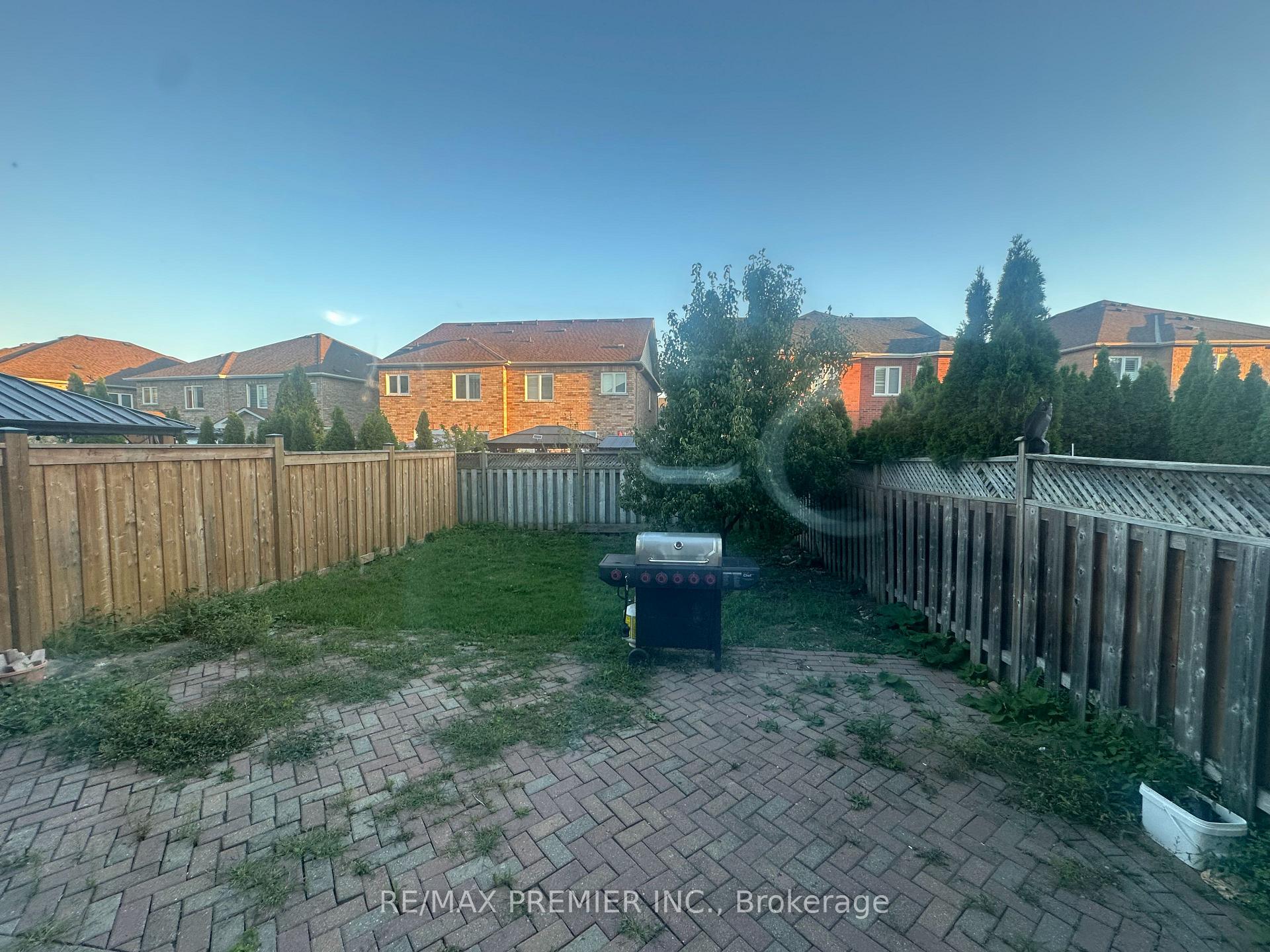 Photo 18 of 124 Casabel Drive, Vaughan, Maple — HOMEH