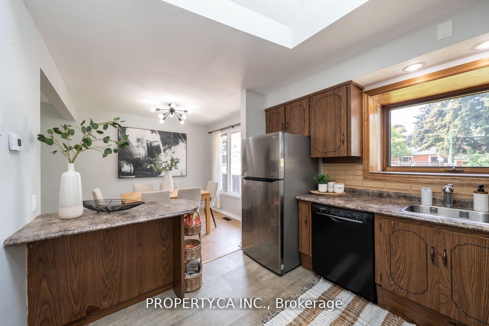 Photo 4 of Unit Upper, 108 Delmar Drive, Hamilton, Buchanan — HOMEH