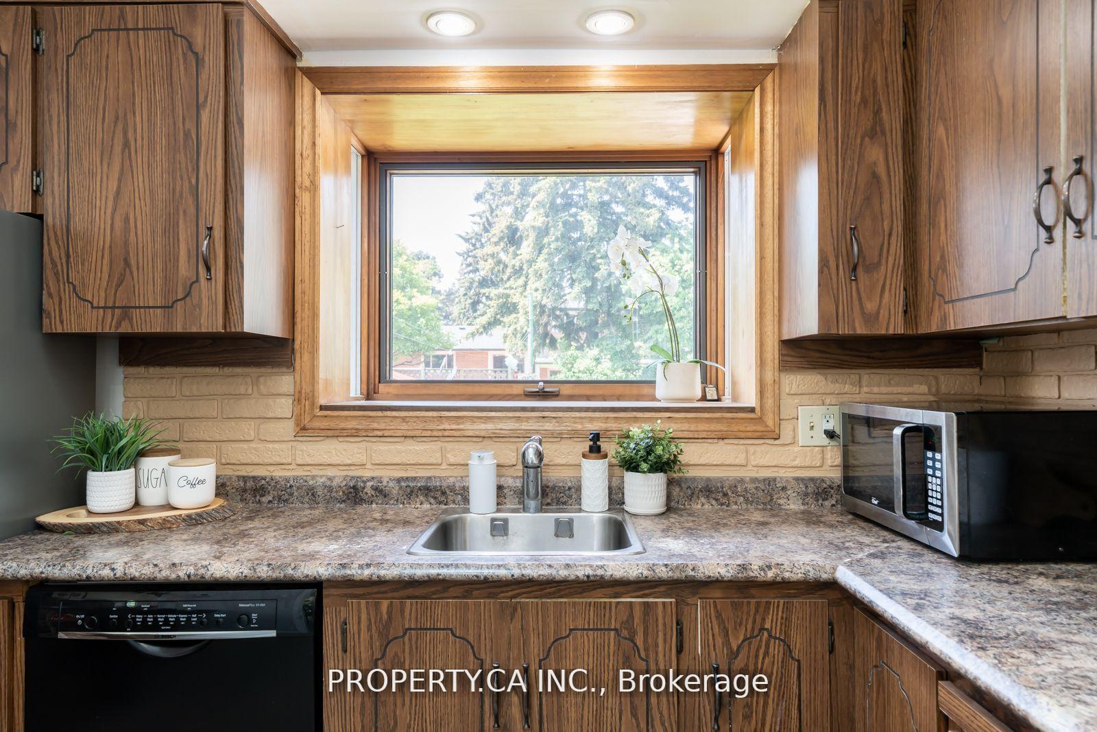 Photo 7 of Unit Upper, 108 Delmar Drive, Hamilton, Buchanan — HOMEH