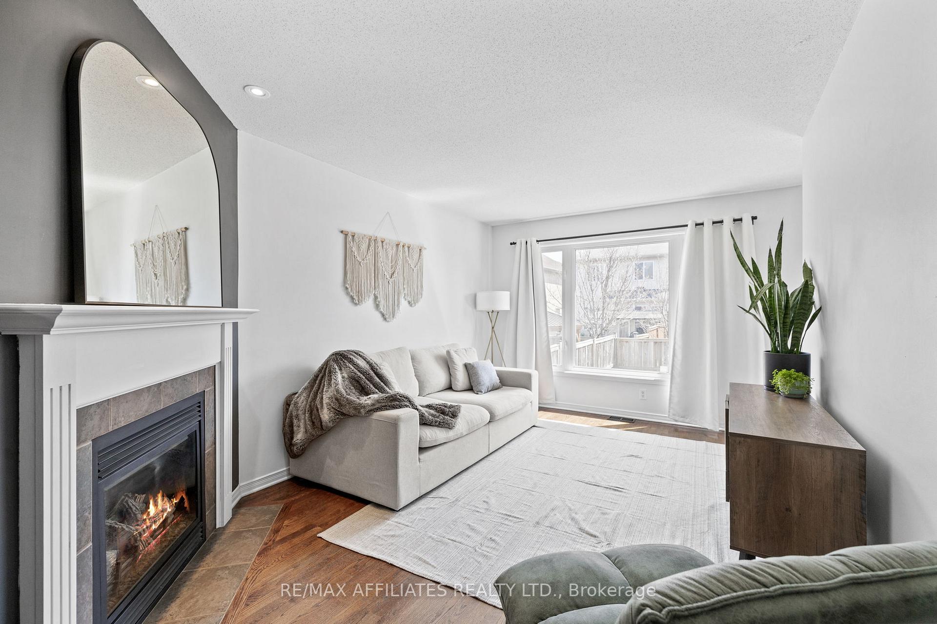 Photo 6 of 352 Copperfield Crescent, Ottawa, Barrhaven - Cedargrove/Fraserdale — HOMEH