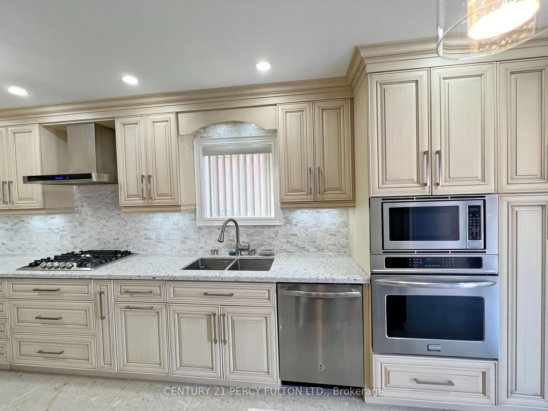 Photo 6 of Unit Upper, 63 Mindy Crescent, Markham, Middlefield — HOMEH