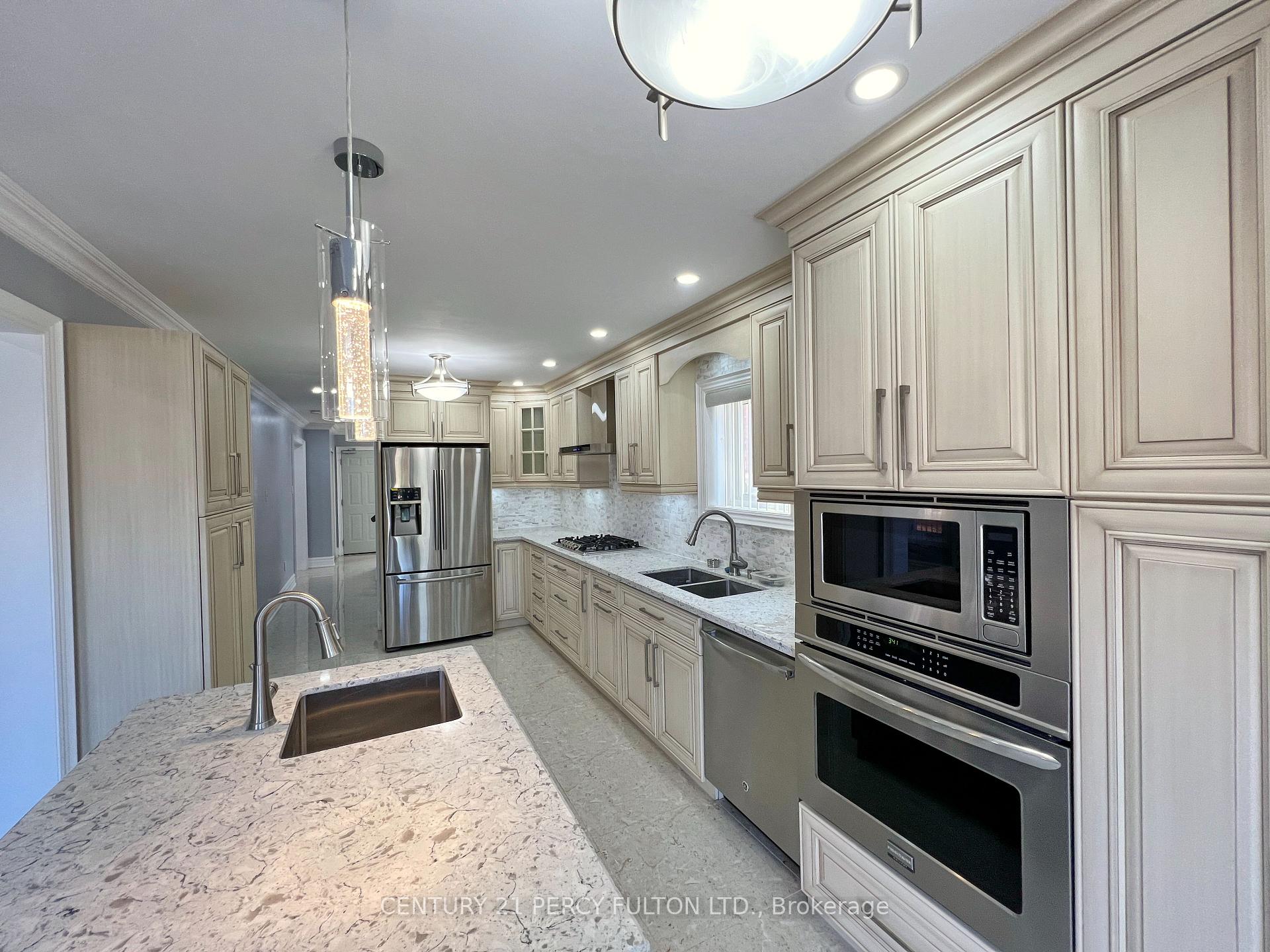 Photo 5 of Unit Upper, 63 Mindy Crescent, Markham, Middlefield — HOMEH
