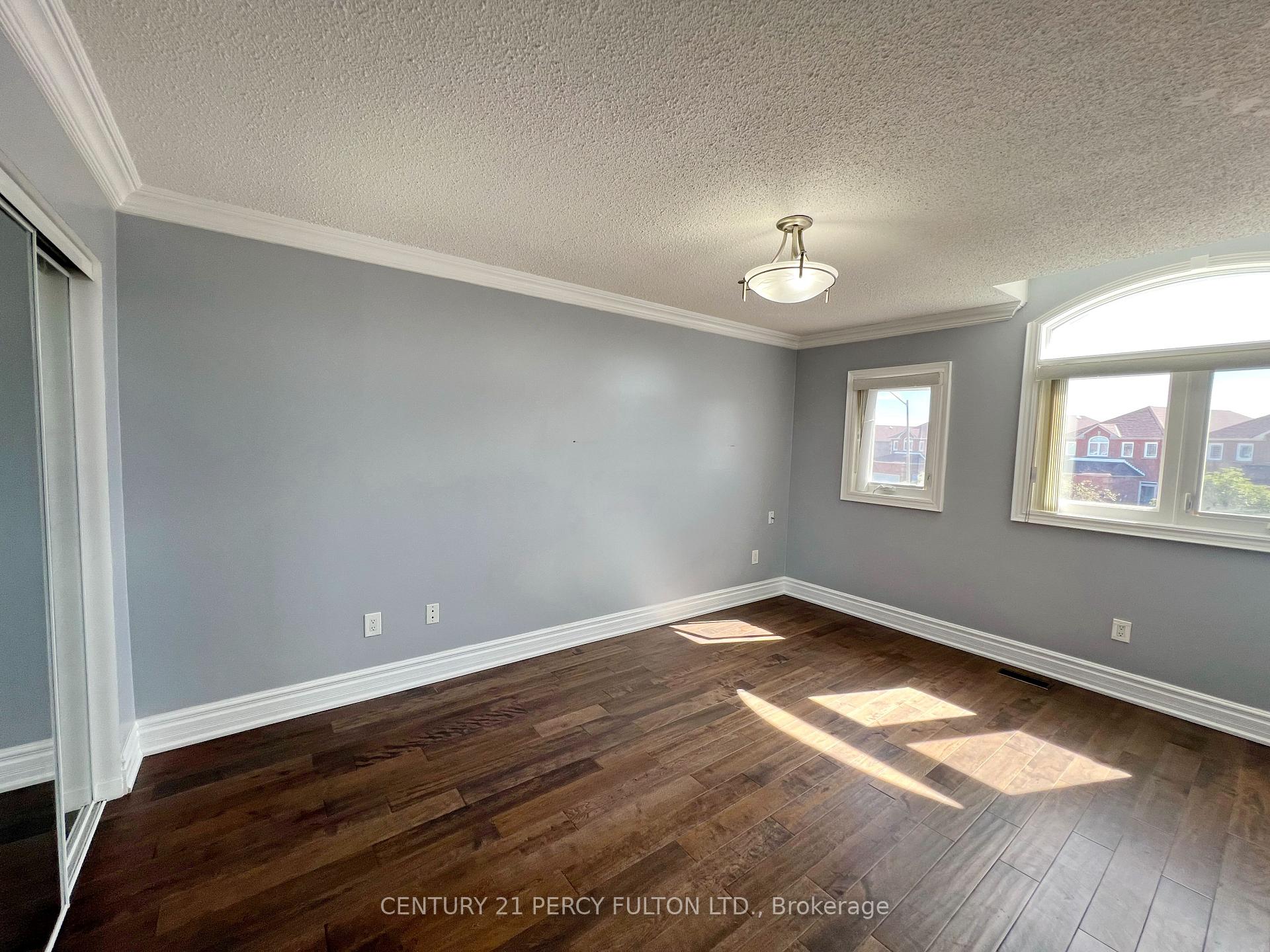 Photo 7 of Unit Upper, 63 Mindy Crescent, Markham, Middlefield — HOMEH