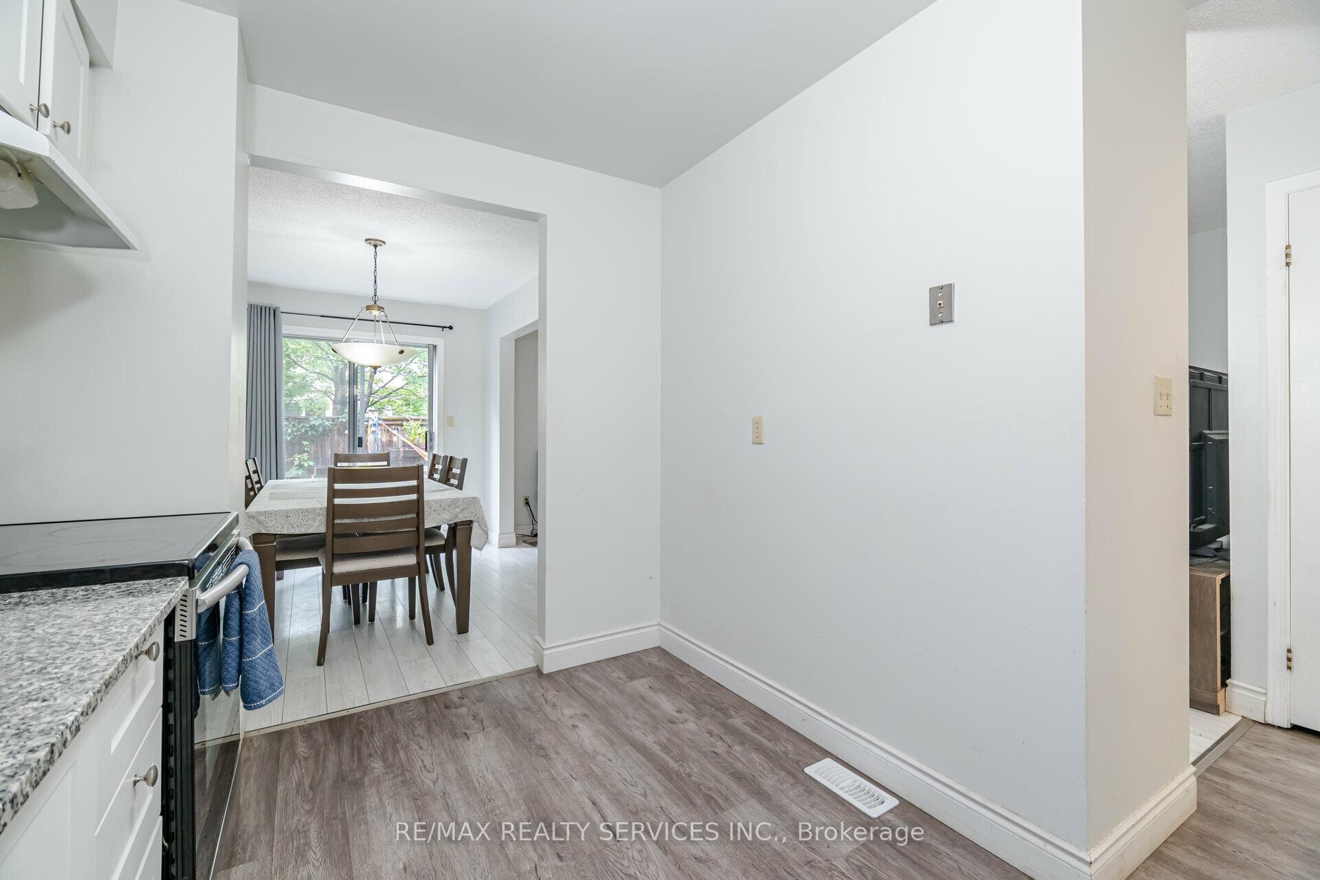 Photo 10 of Unit 28, 1675 Upper Gage Avenue, Hamilton, Broughton — HOMEH