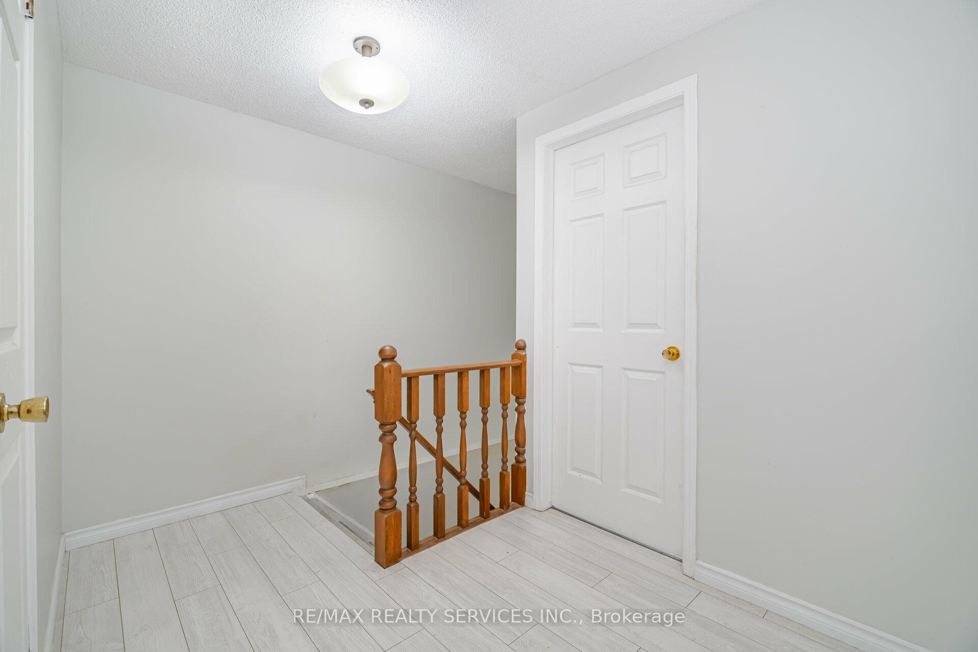 Photo 13 of Unit 28, 1675 Upper Gage Avenue, Hamilton, Broughton — HOMEH