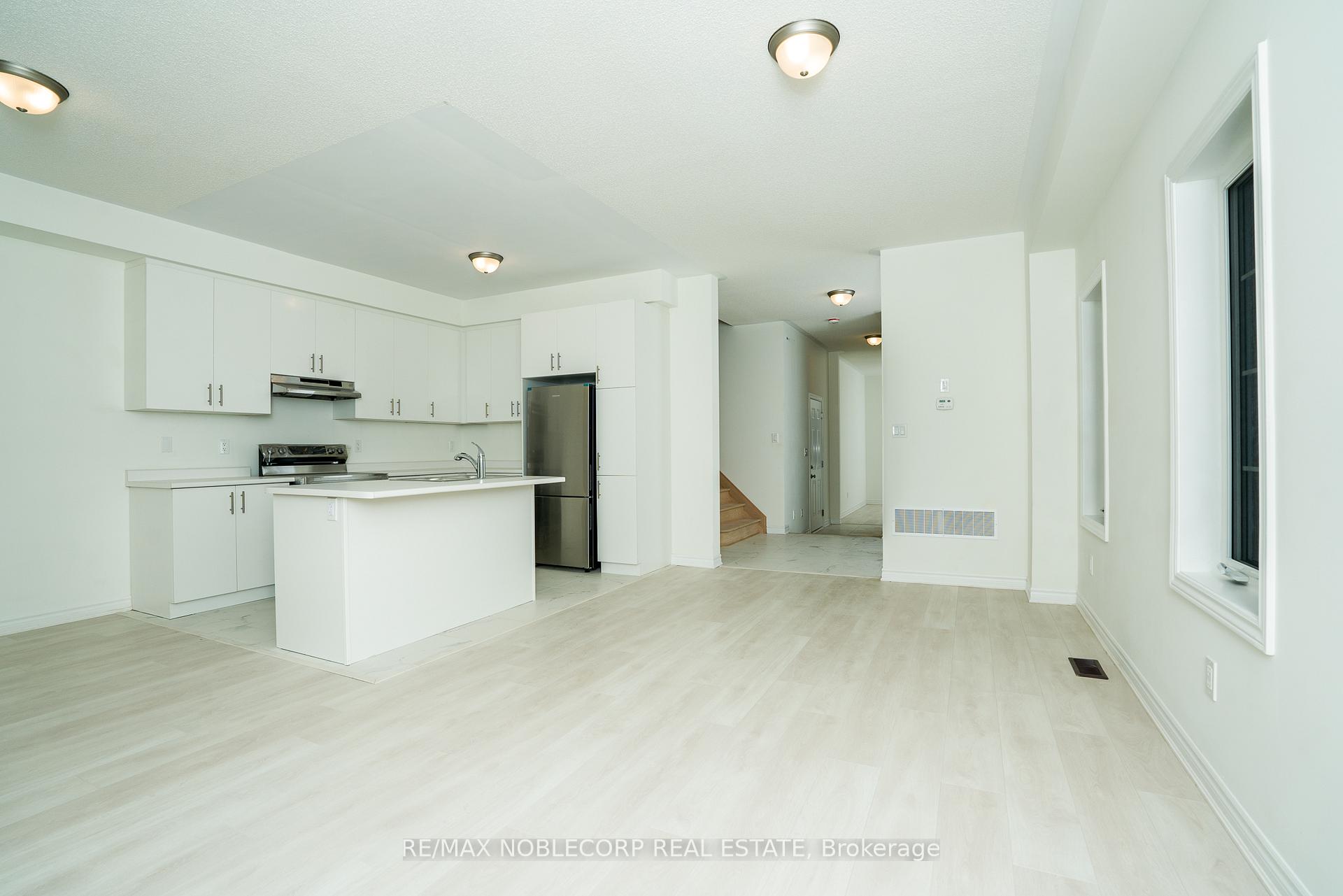 Photo 3 of 139 Sapphire Way, Thorold, Rolling Meadows — HOMEH