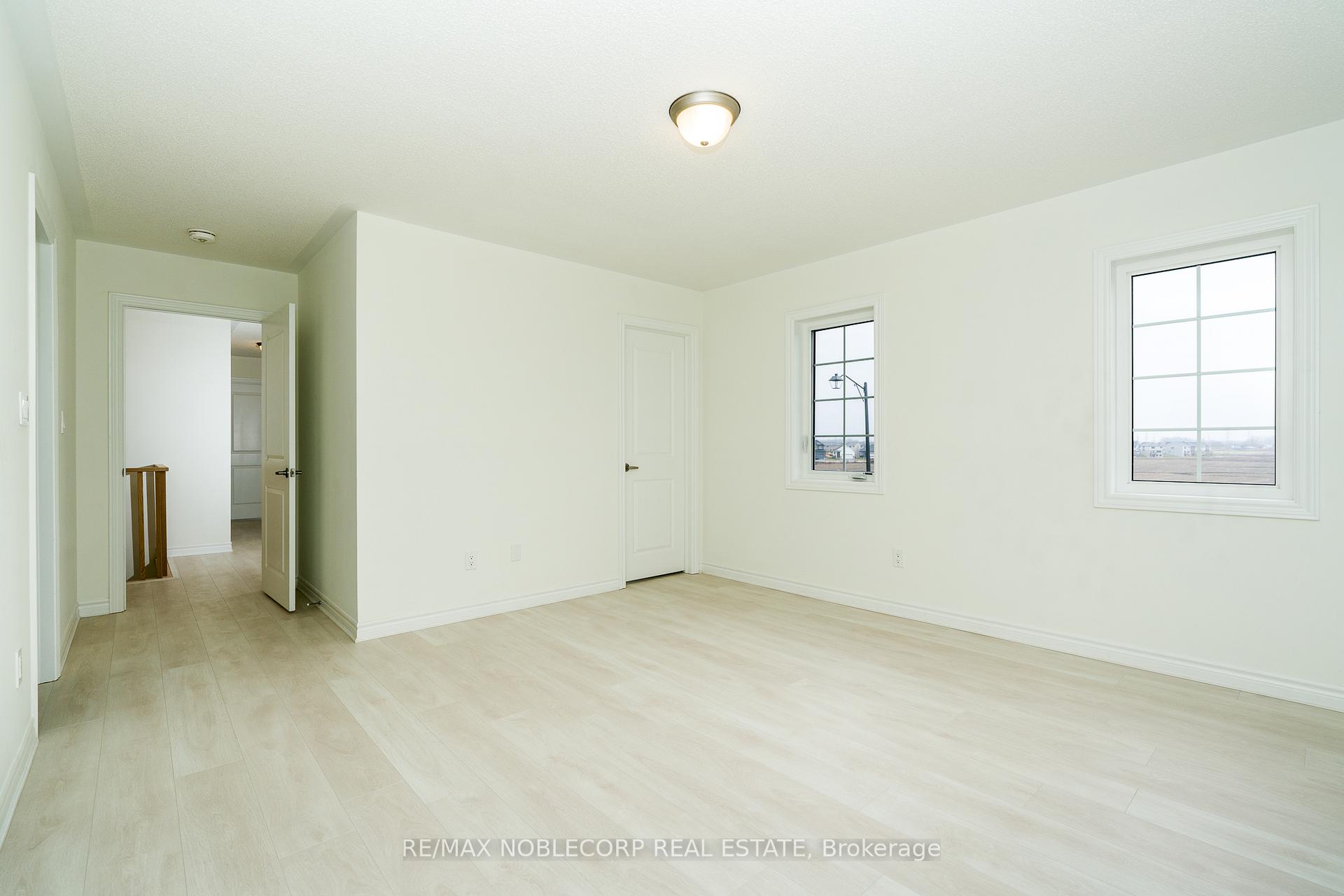 Photo 6 of 139 Sapphire Way, Thorold, Rolling Meadows — HOMEH
