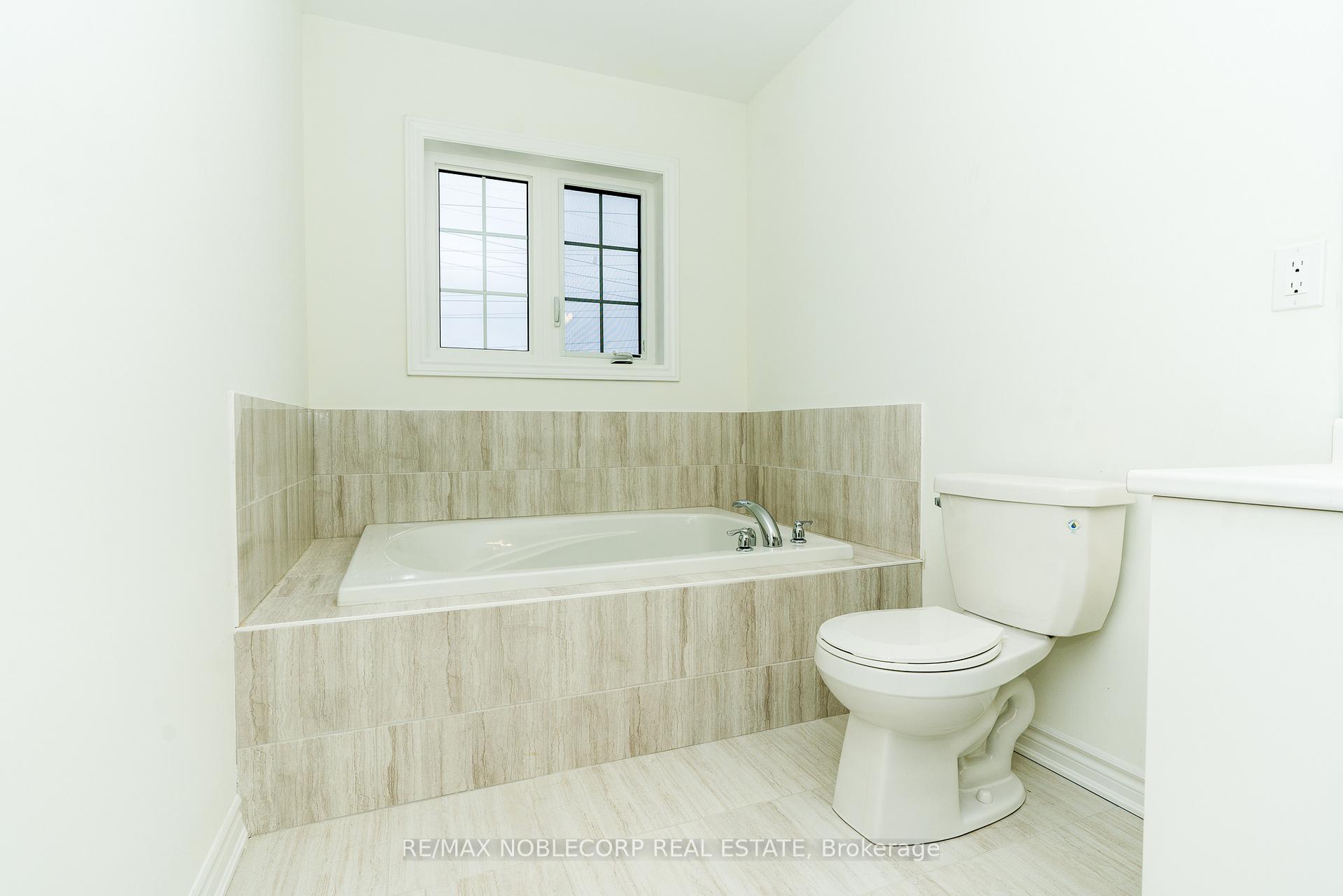 Photo 8 of 139 Sapphire Way, Thorold, Rolling Meadows — HOMEH