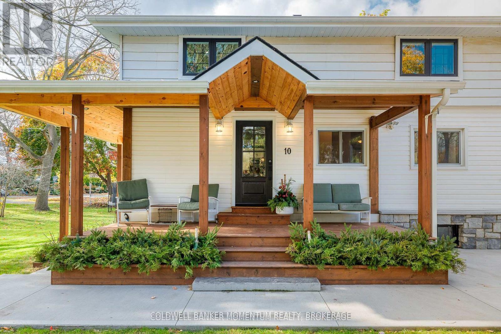 Photo 2 of 10 Betts Avenue, Grimsby, Grimsby Beach — HOMEH
