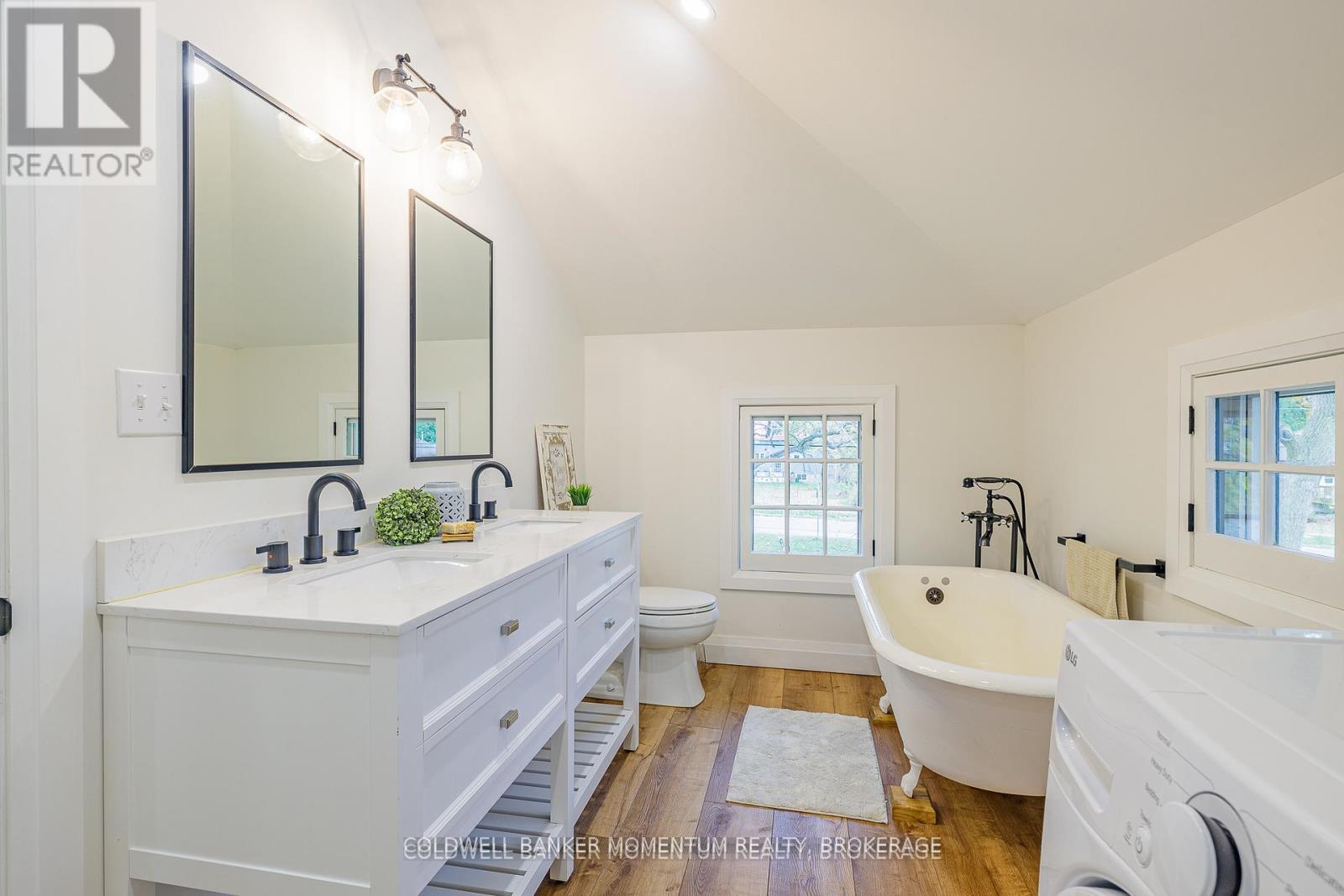 Photo 16 of 10 Betts Avenue, Grimsby, Grimsby Beach — HOMEH