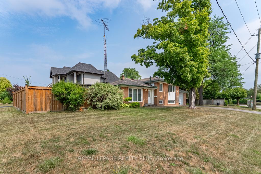 Photo 4 of 431 Sherin Drive, Oakville, West — HOMEH